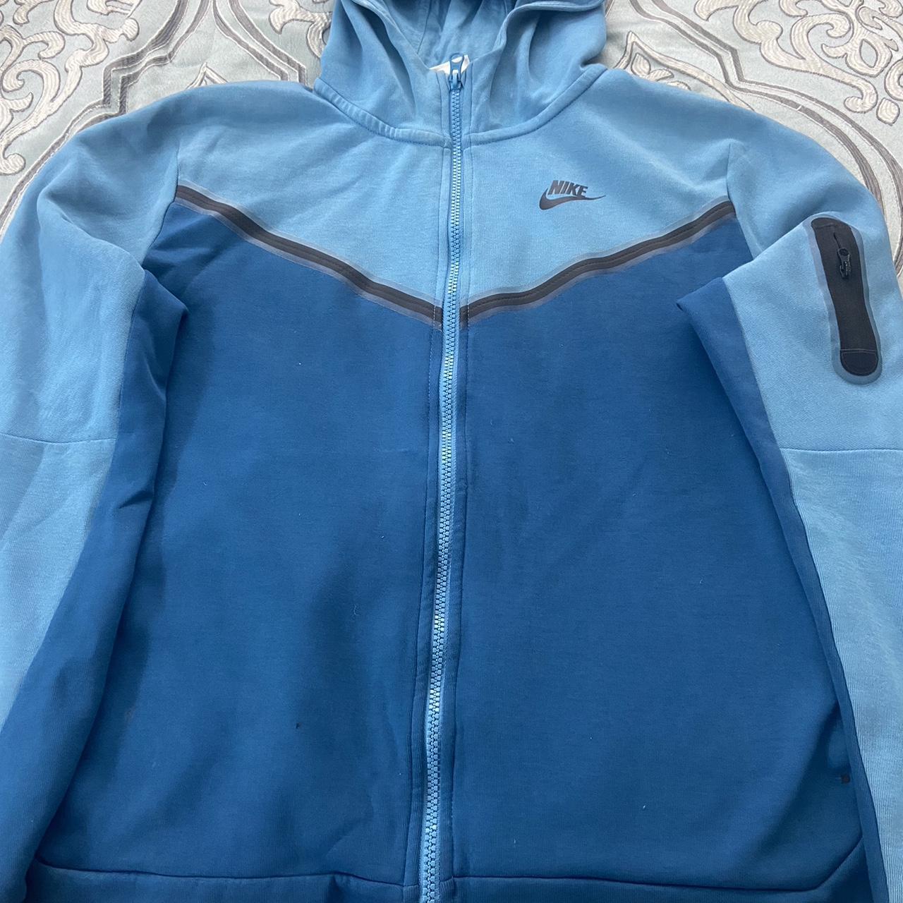mens blue nike tech