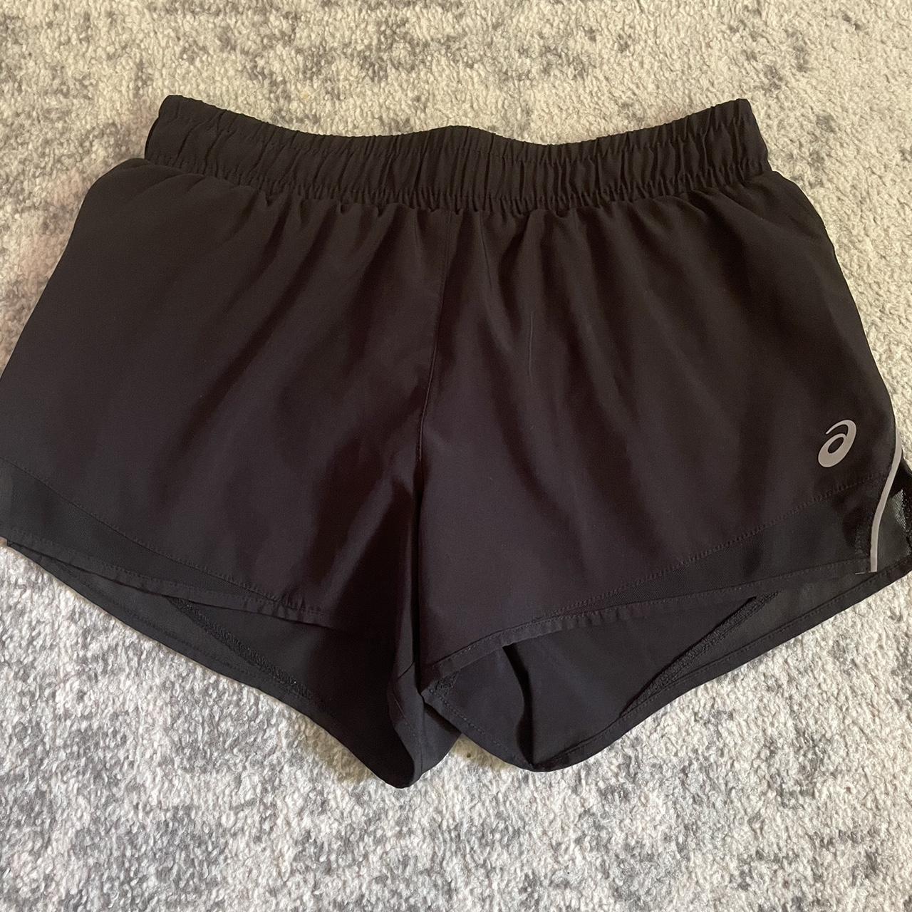 black asics athletic shorts with built in
