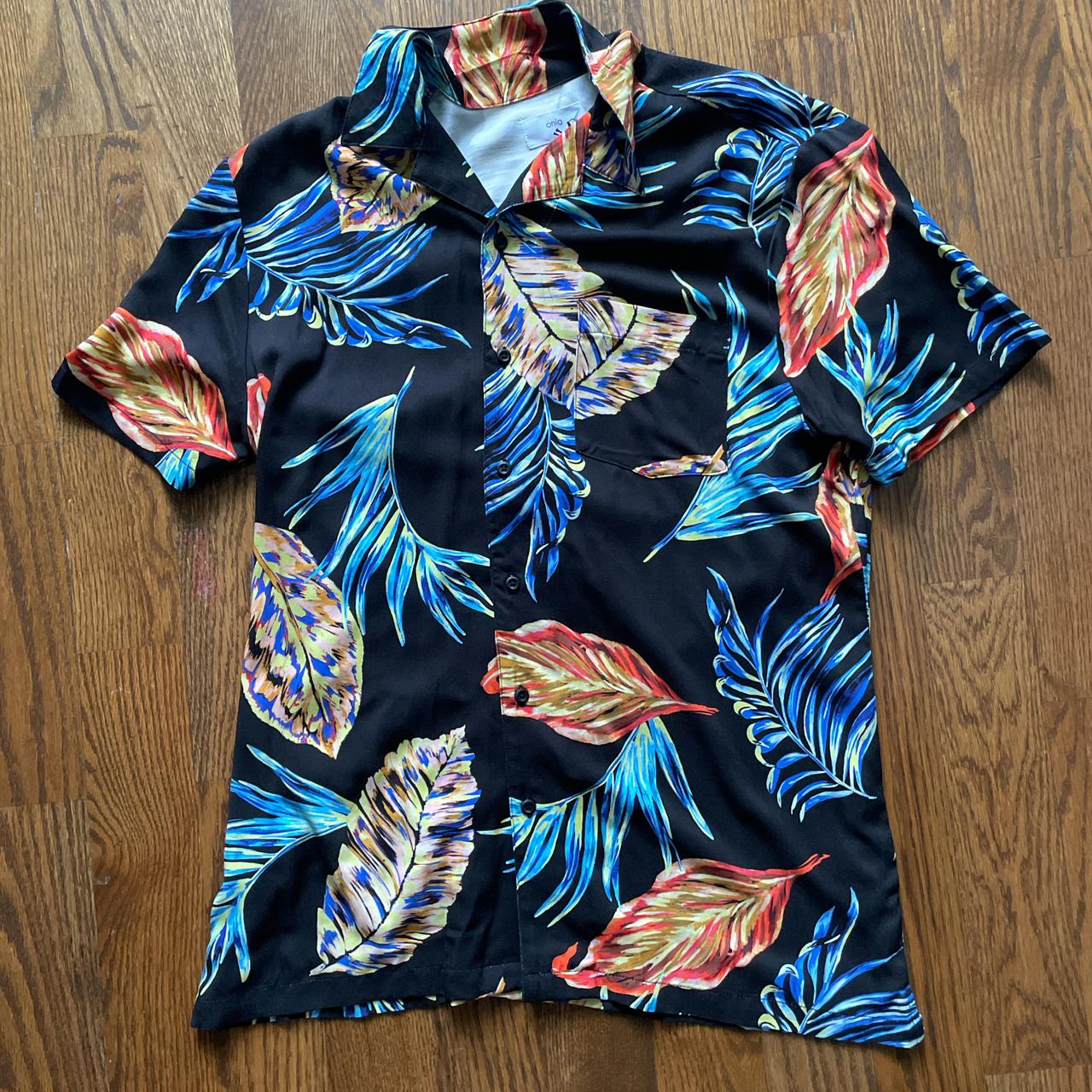 Men s Summer Shirt M Length 30.5 Pit to pit Depop