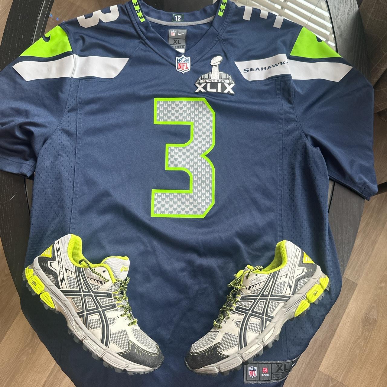 XL NFL Seahawks Russell Wilson jersey Bought 3 - Depop