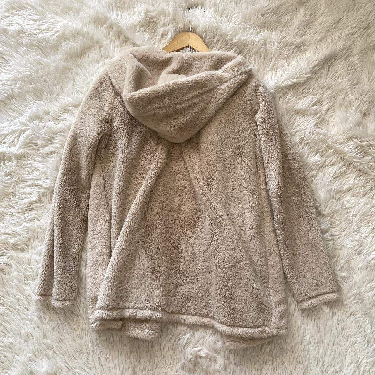 Brandy melville sandra fur coat hotsell