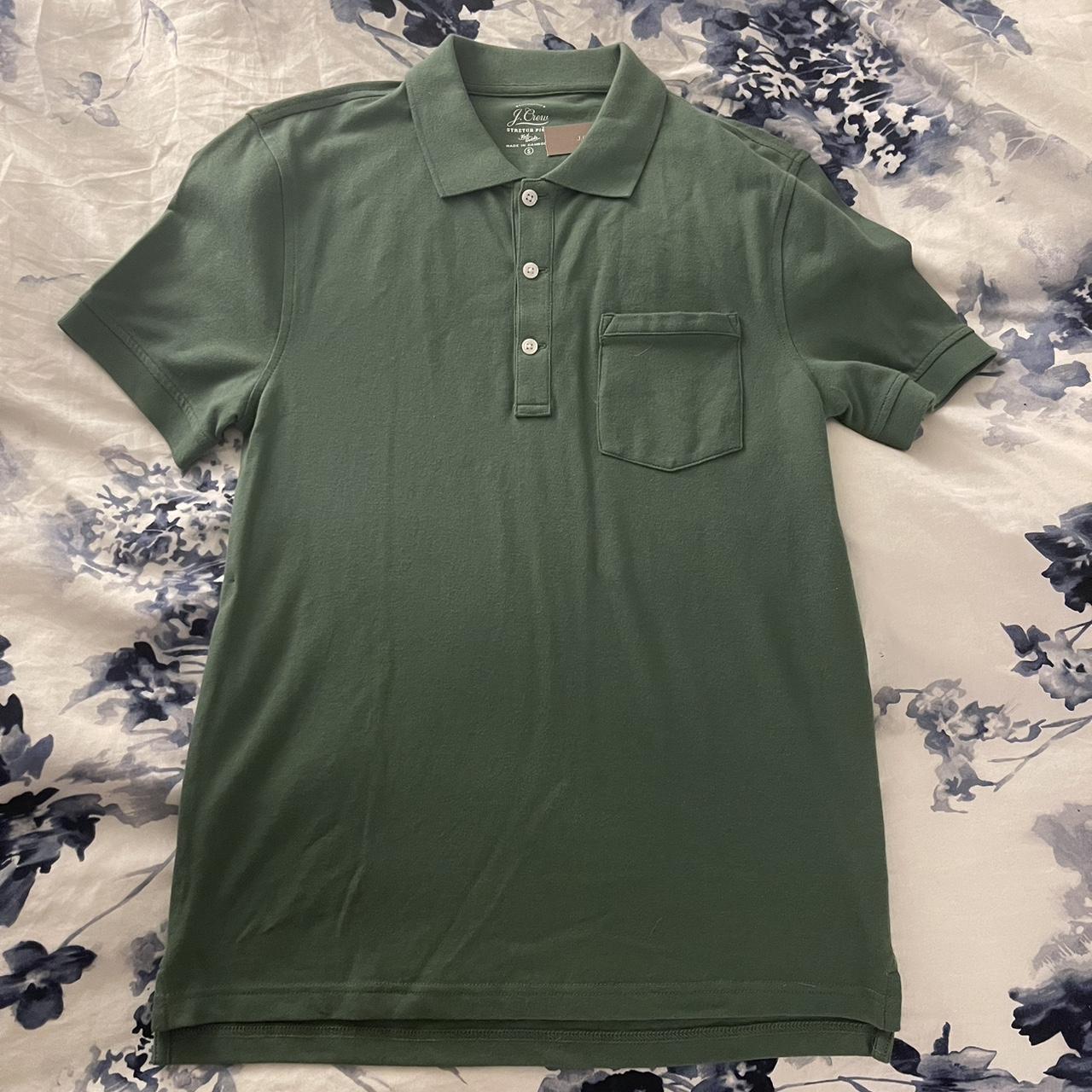 J-crew basic quarter button up green collared shirt... - Depop