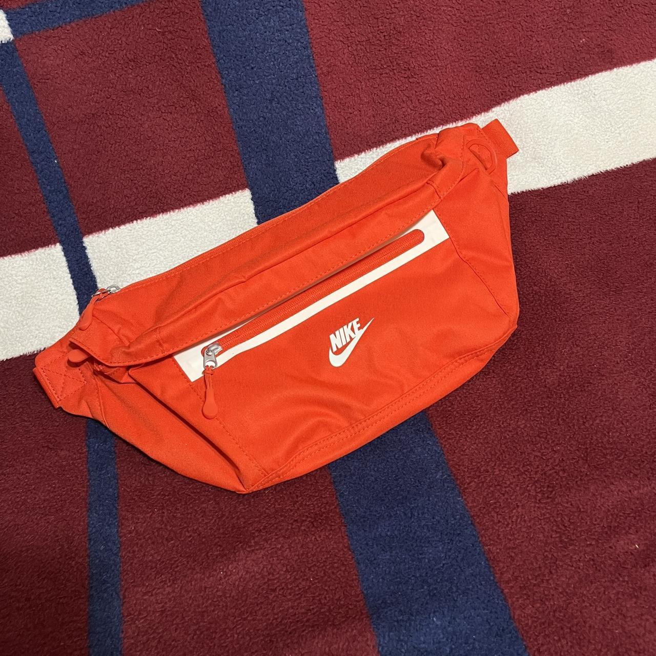 Nike hip pack online orange