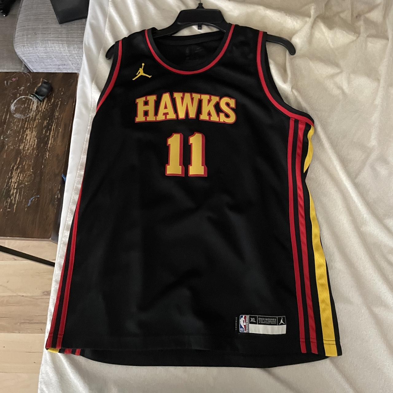 trae young black hawks jersey