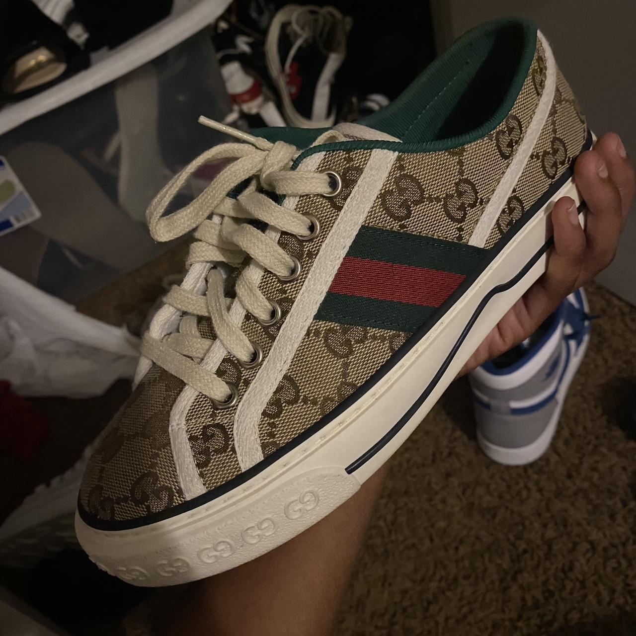 gucci tennis shoes great condition, I just cant fit... Depop