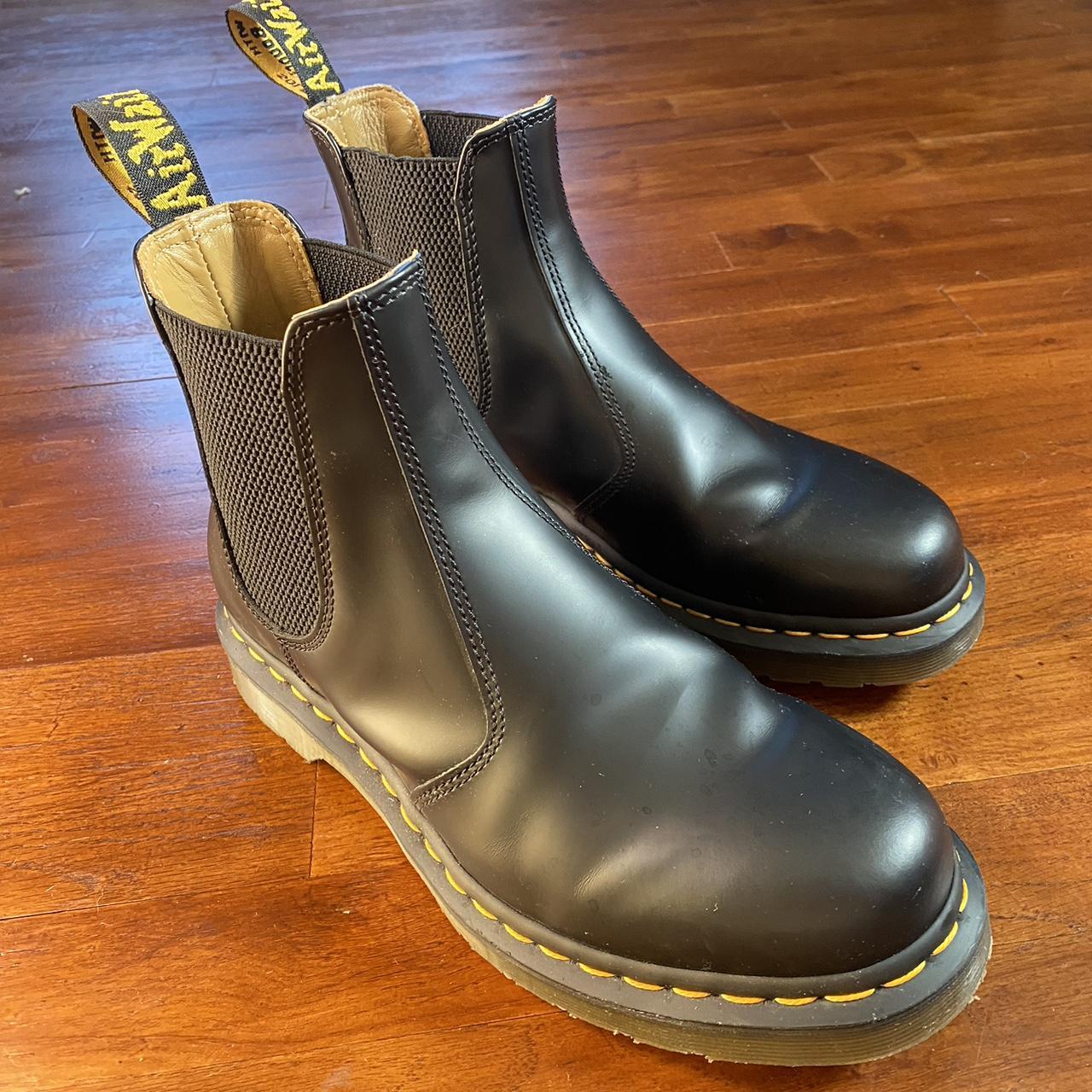 2976 smooth leather Chelsea boots. worn maybe 6... - Depop