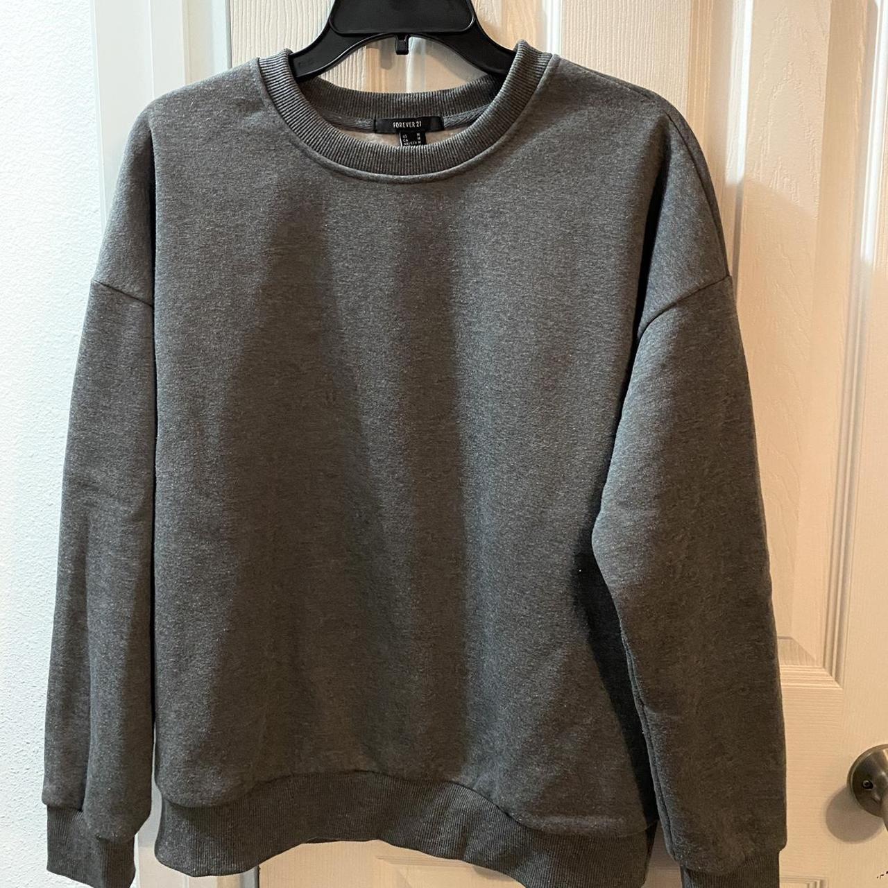 Forever21 Grey Crewneck Never worn Size/Fit: M - Depop