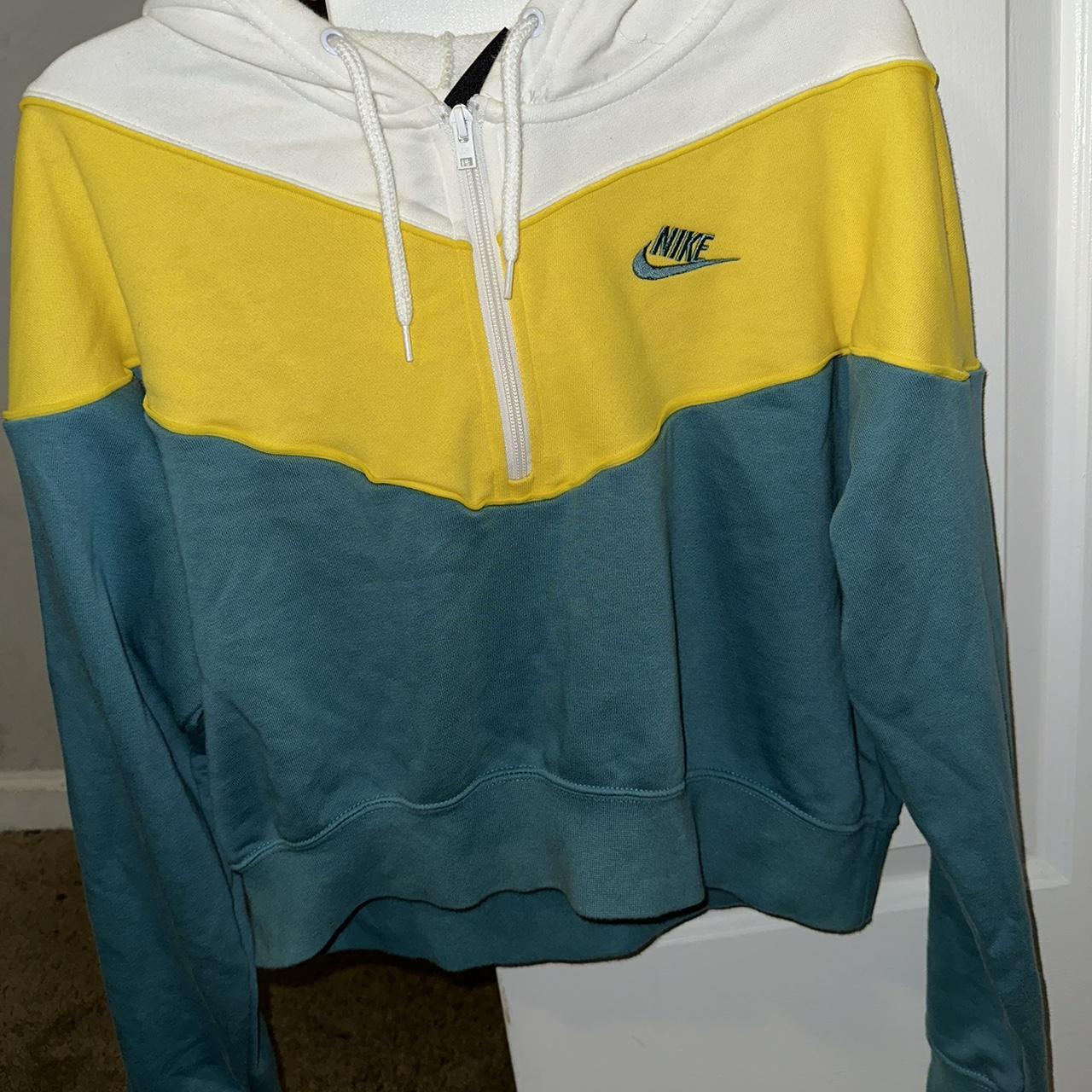 cropped pullover nike