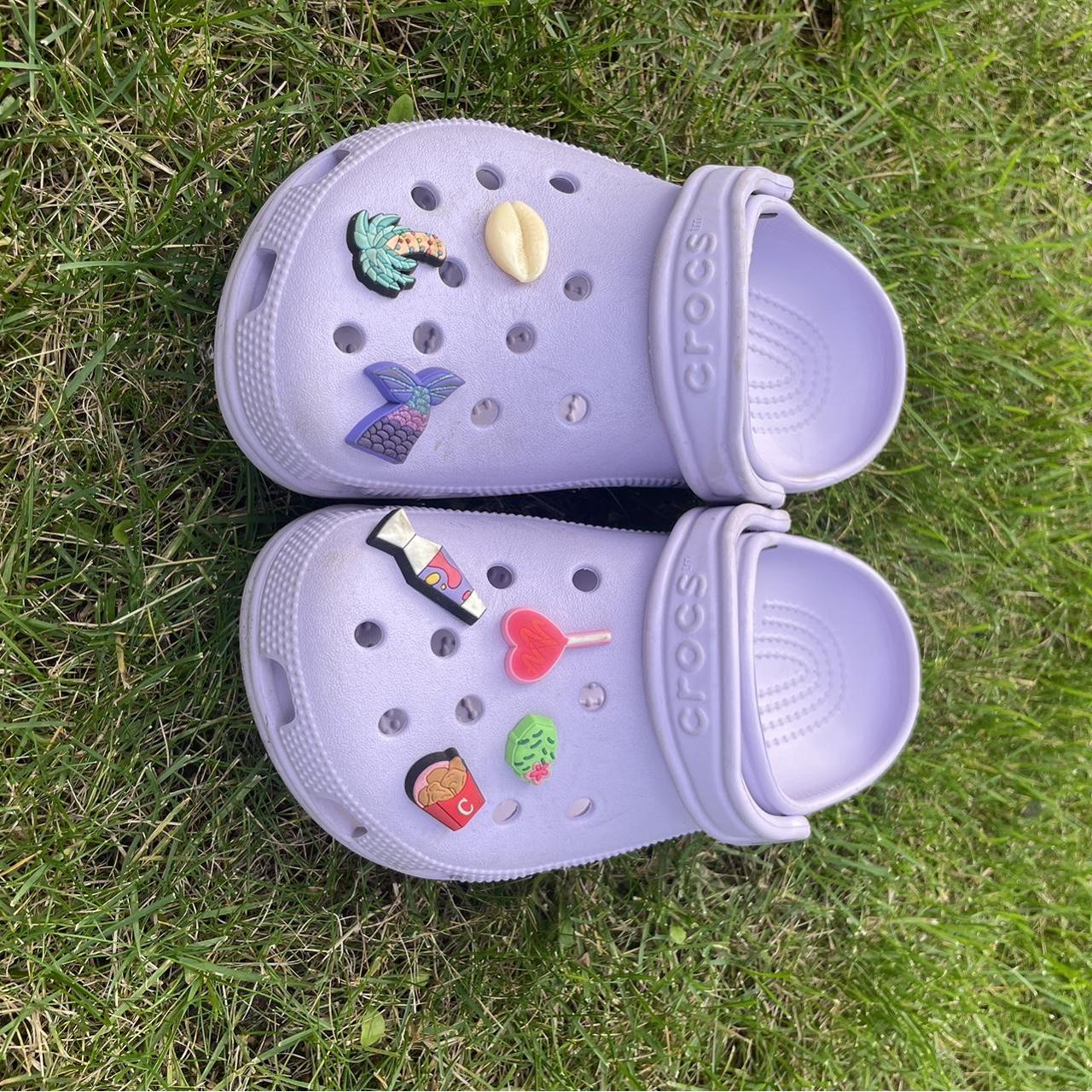 Cute purple crocs with jibbitz, Size lilac