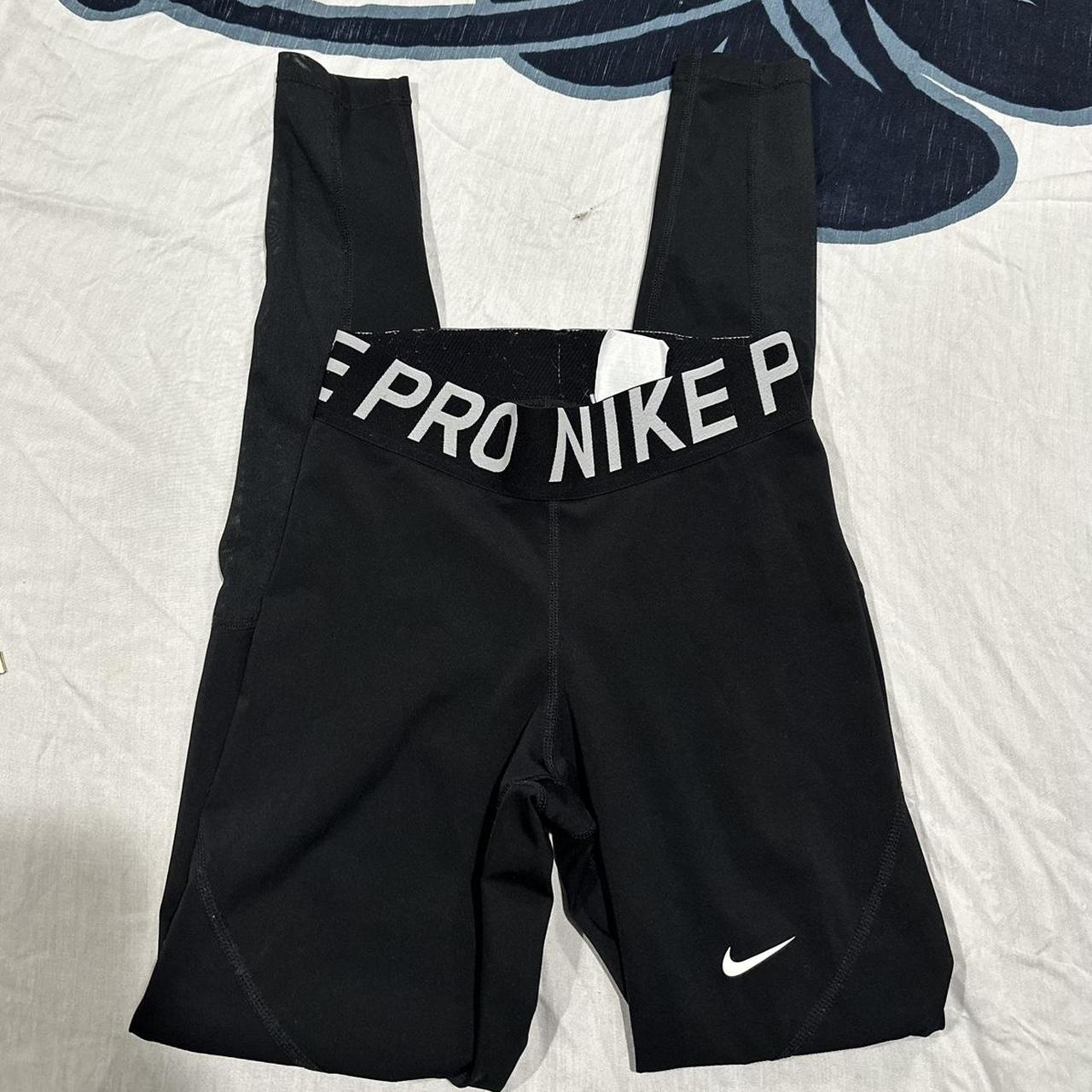 Short nike store leggings