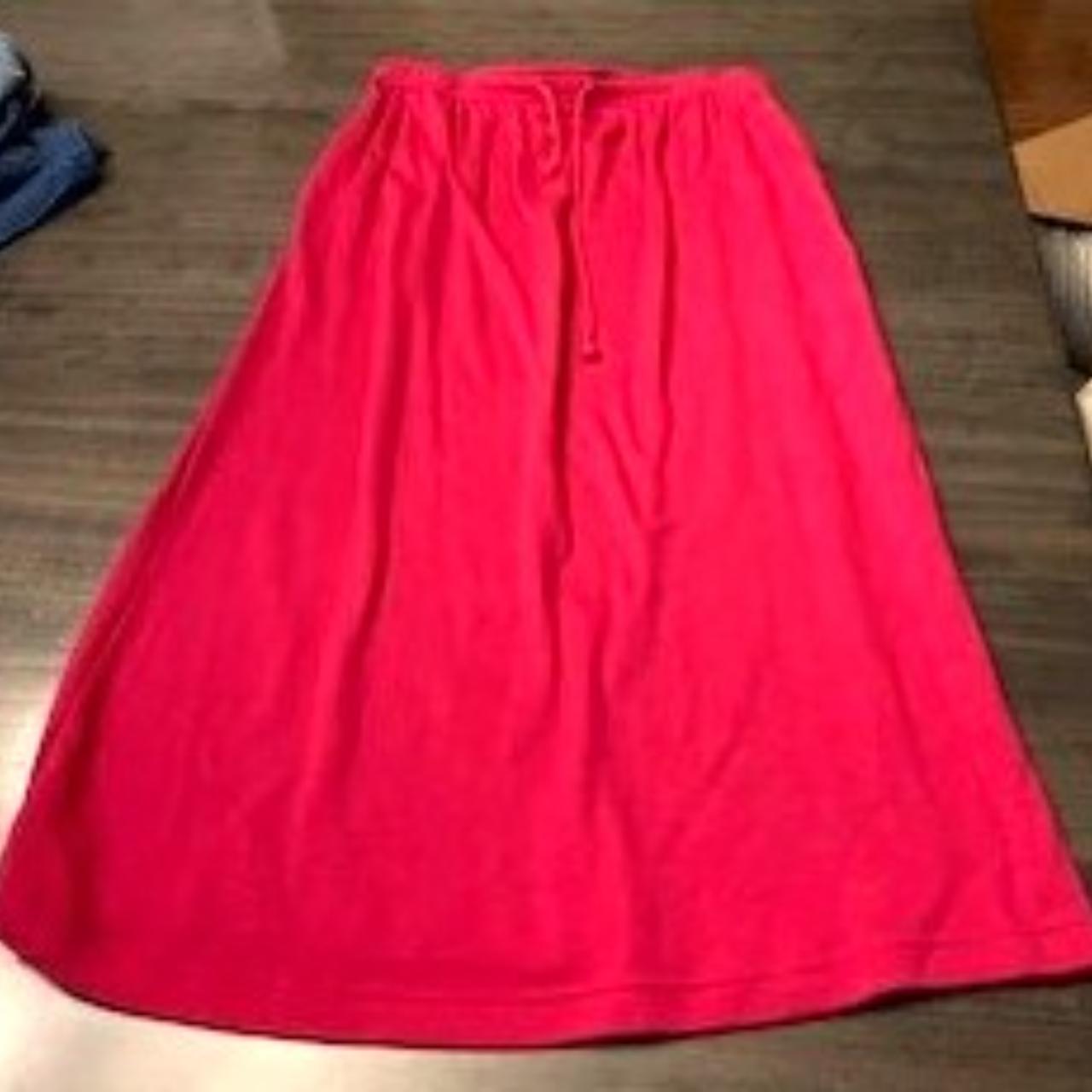 Women's Vintage Med (14/16) Red T-shirt long skirt... - Depop