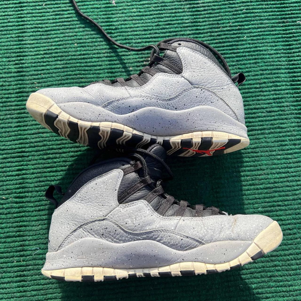 Jordan 10 outlet cement on feet