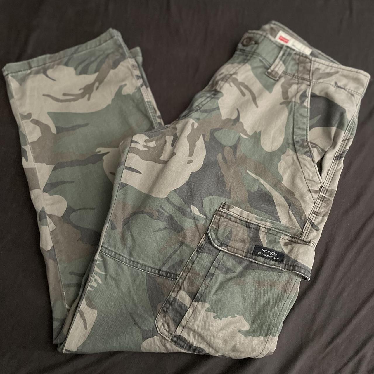 Wrangler camo cargos Relaxed fit 30x30 - Depop