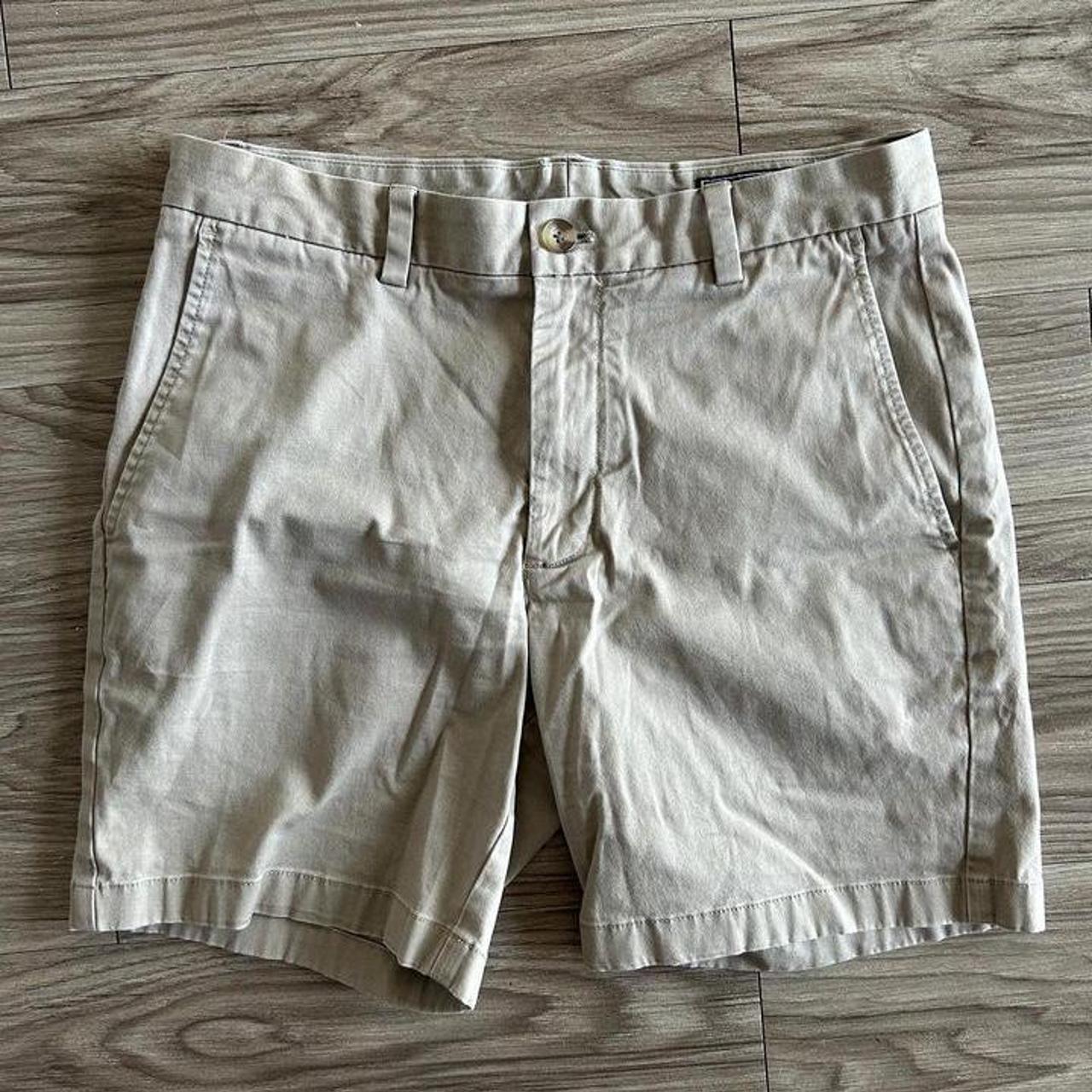 Vineyard Vines khaki breaker shorts •size 30, 7... - Depop