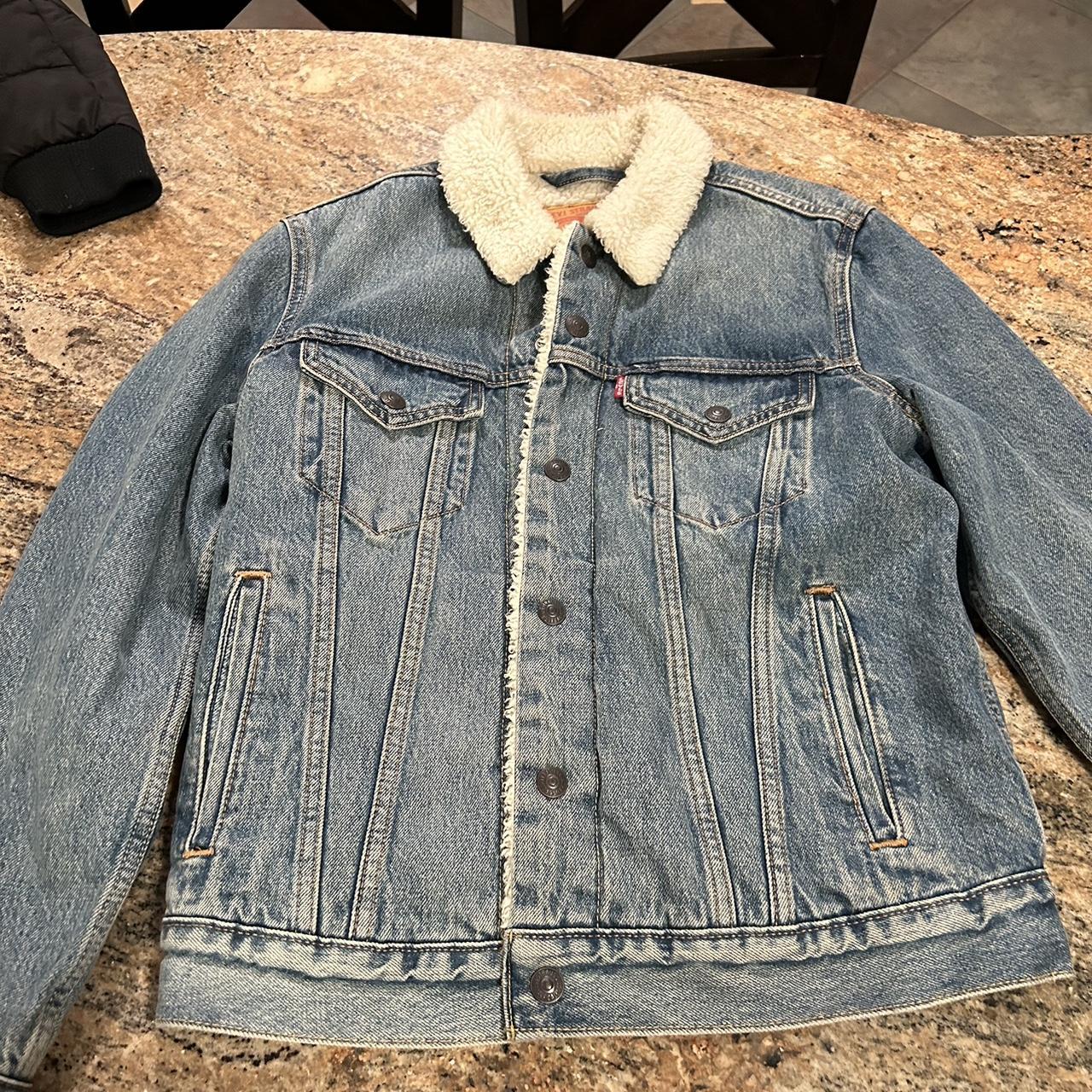 fur levi’s jean jacket - Depop