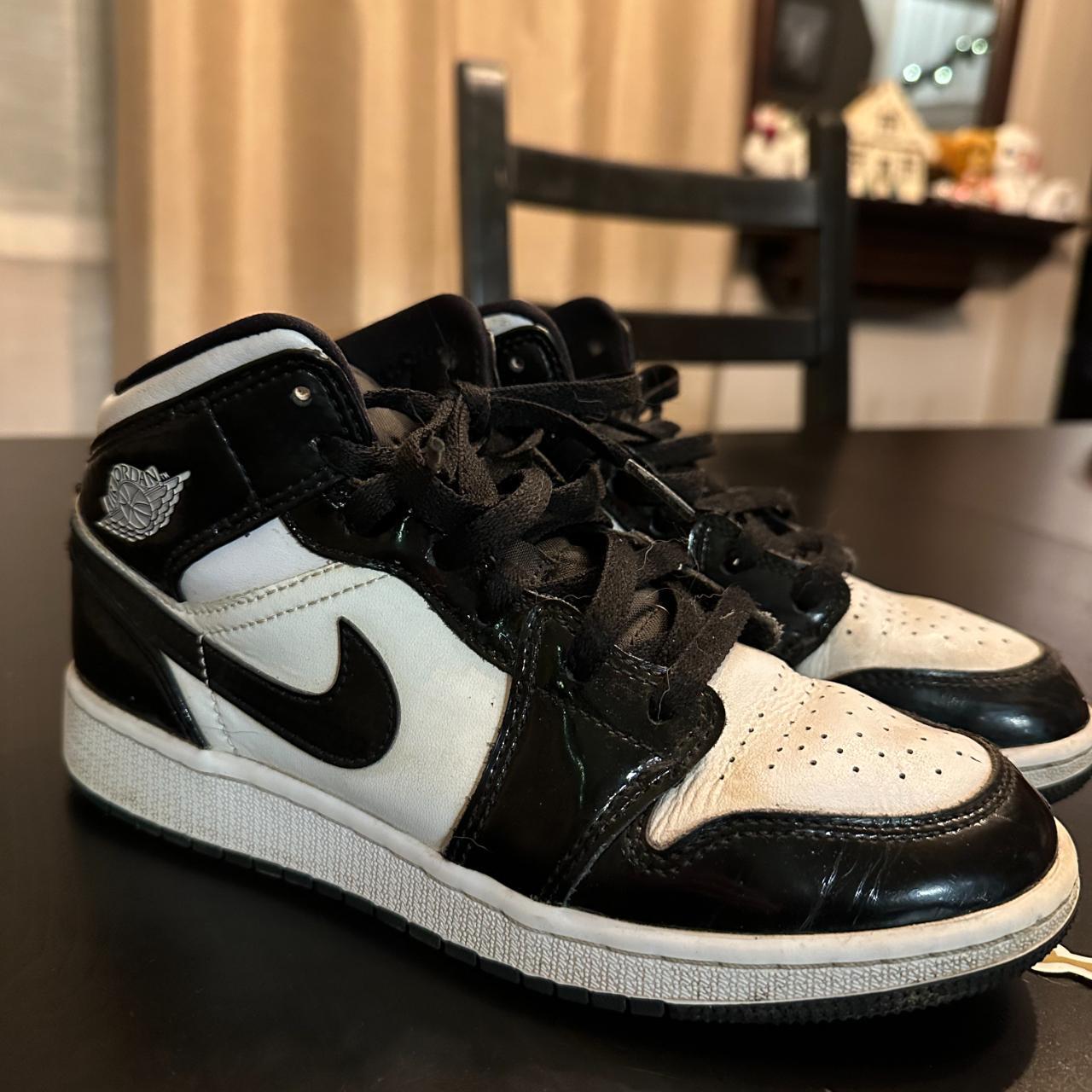 womens white nike jordans