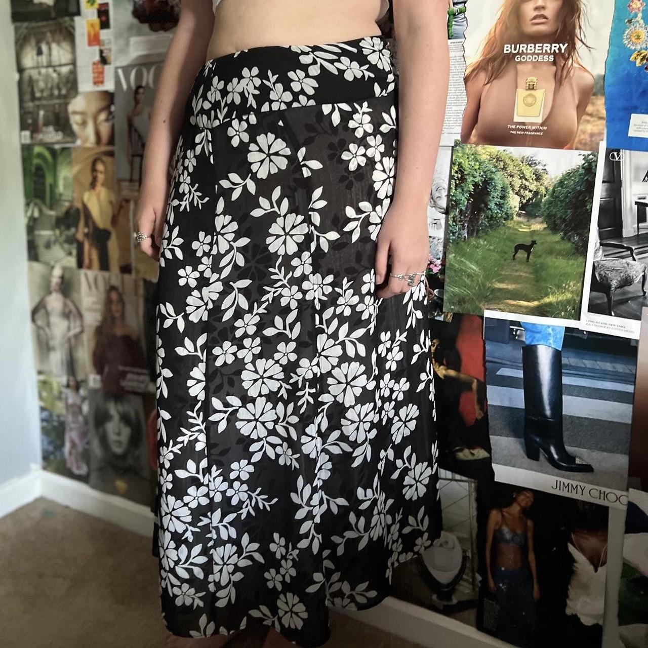 Black and white floral best sale maxi skirt