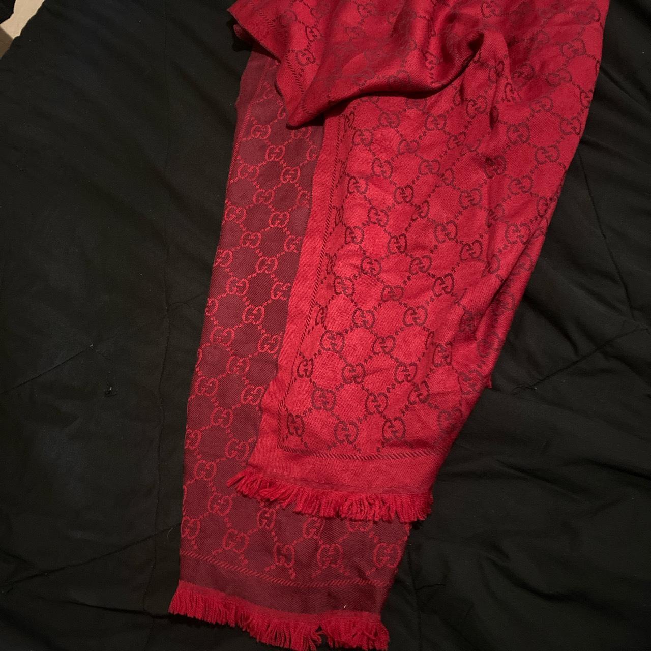 Gucci scarf - Depop