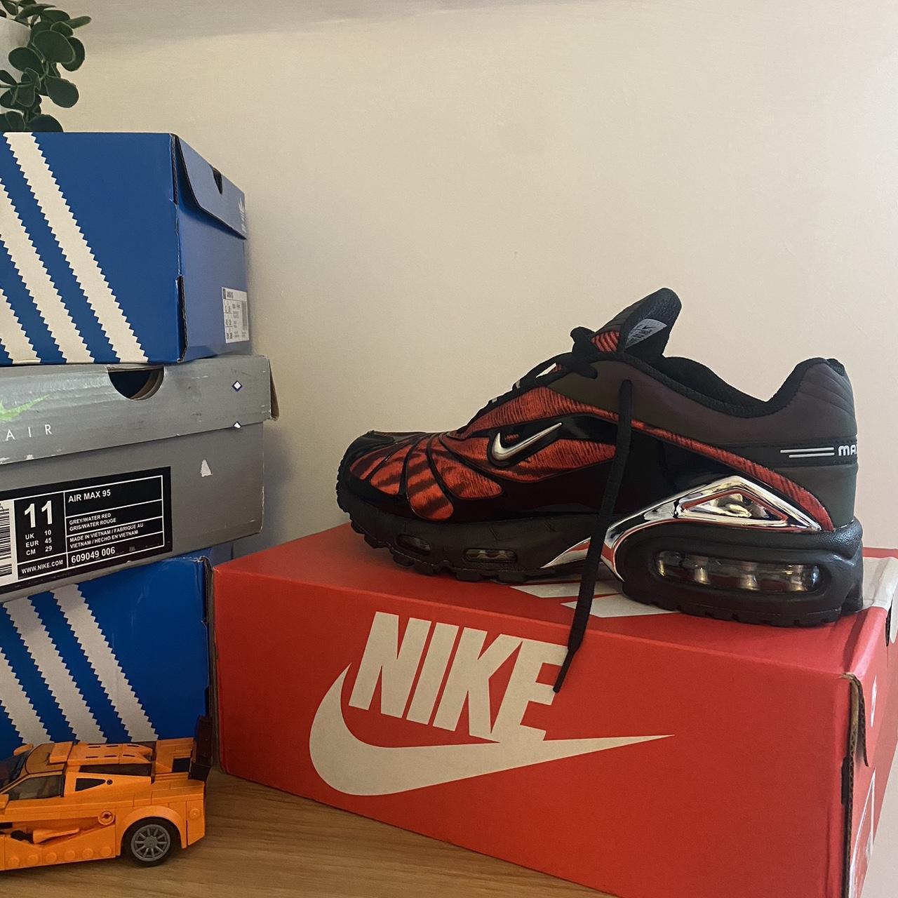 tailwind skepta red