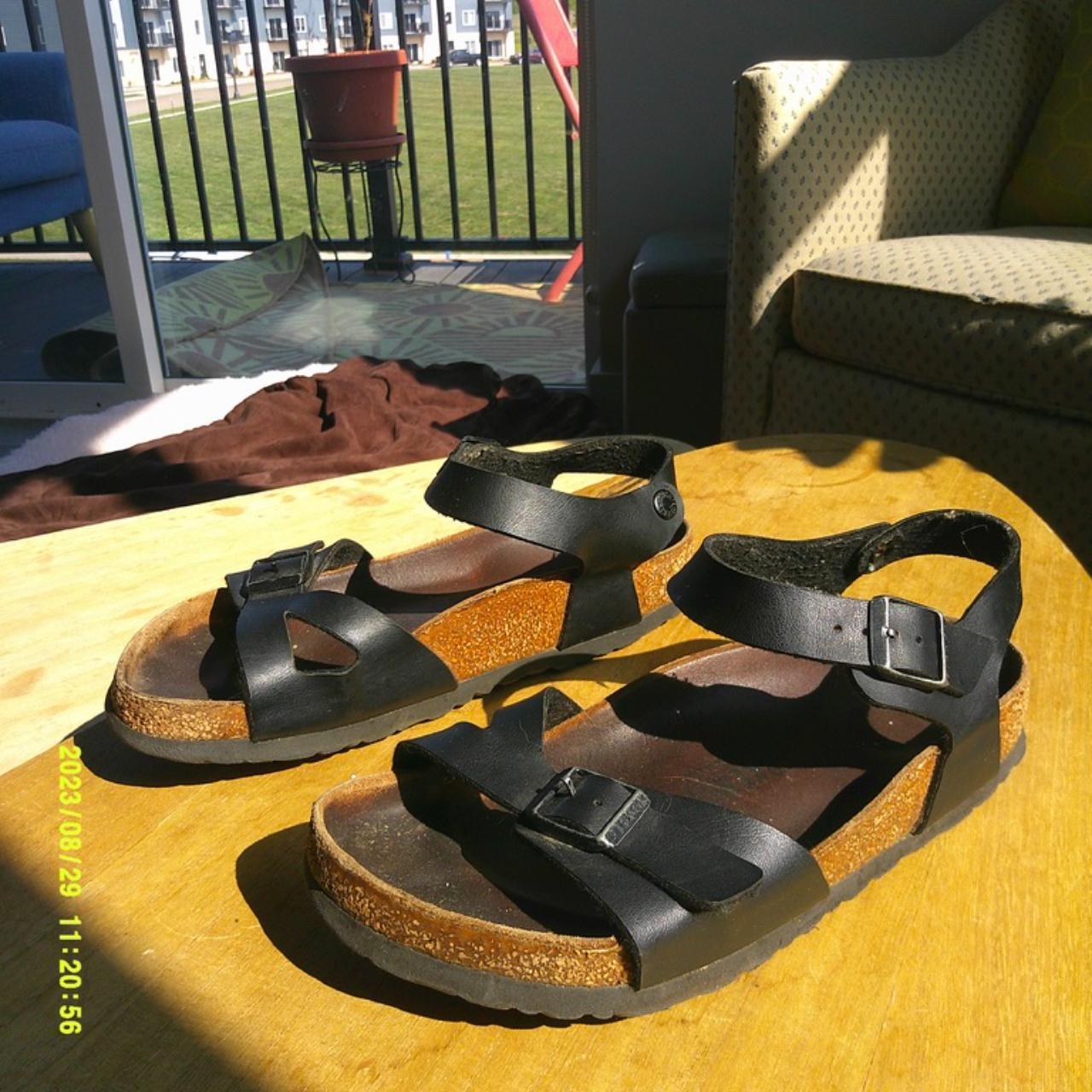 Birkenstocks Black with buckle EU 38 Depop