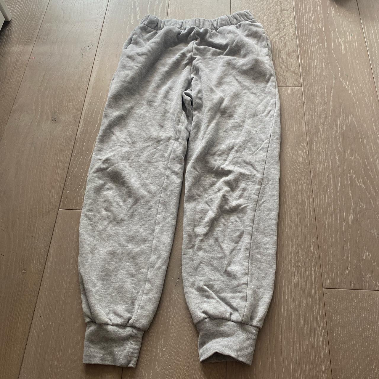 Grey sweatpants S - Depop