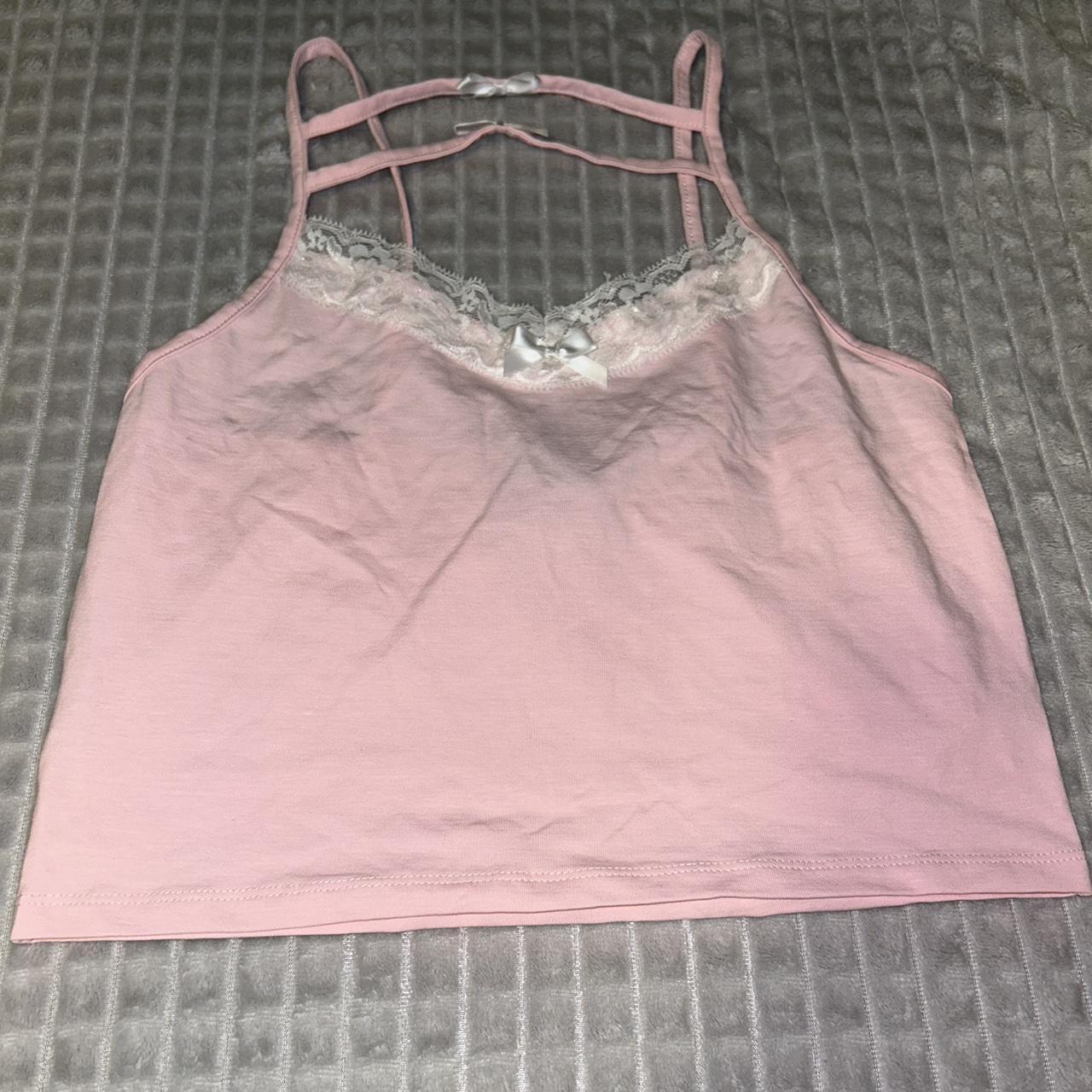 Really cute top Never wore - Depop