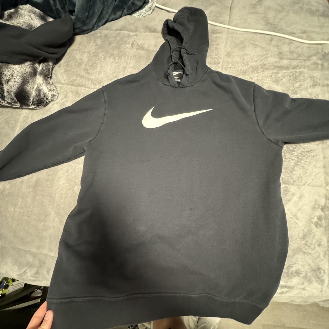 Nike discount hoodie depop