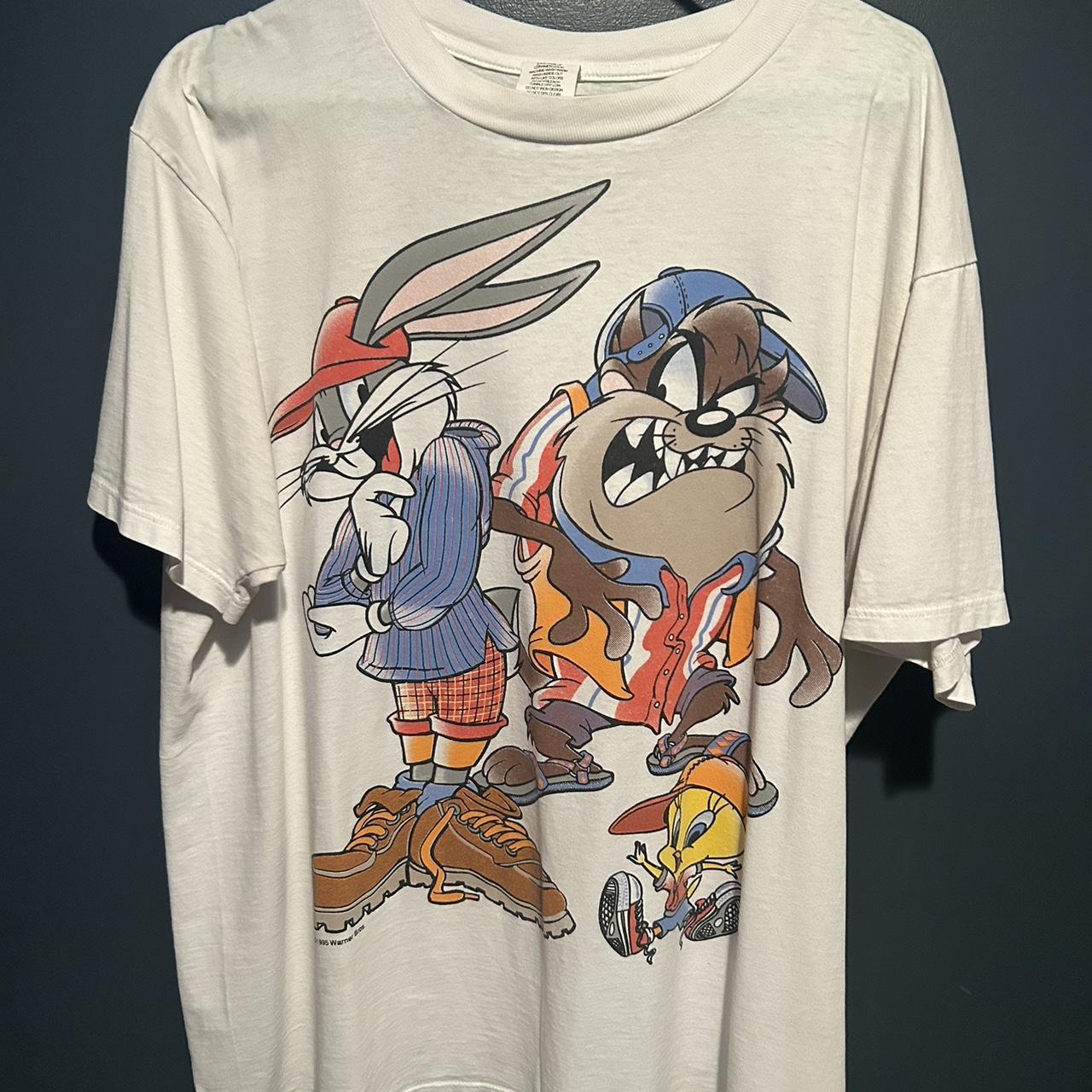 Vintage 90s looney tunes graphic tee fits xl, Fairly...