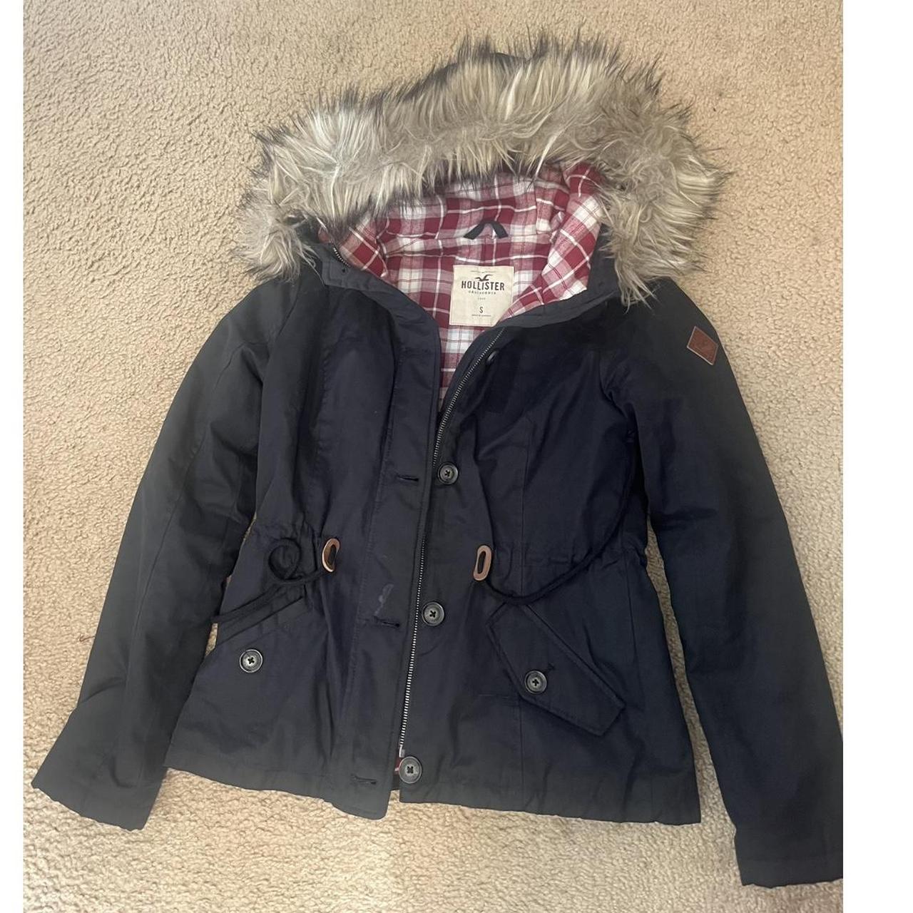 Hollister windbreaker snow jacket with fur inside - Depop