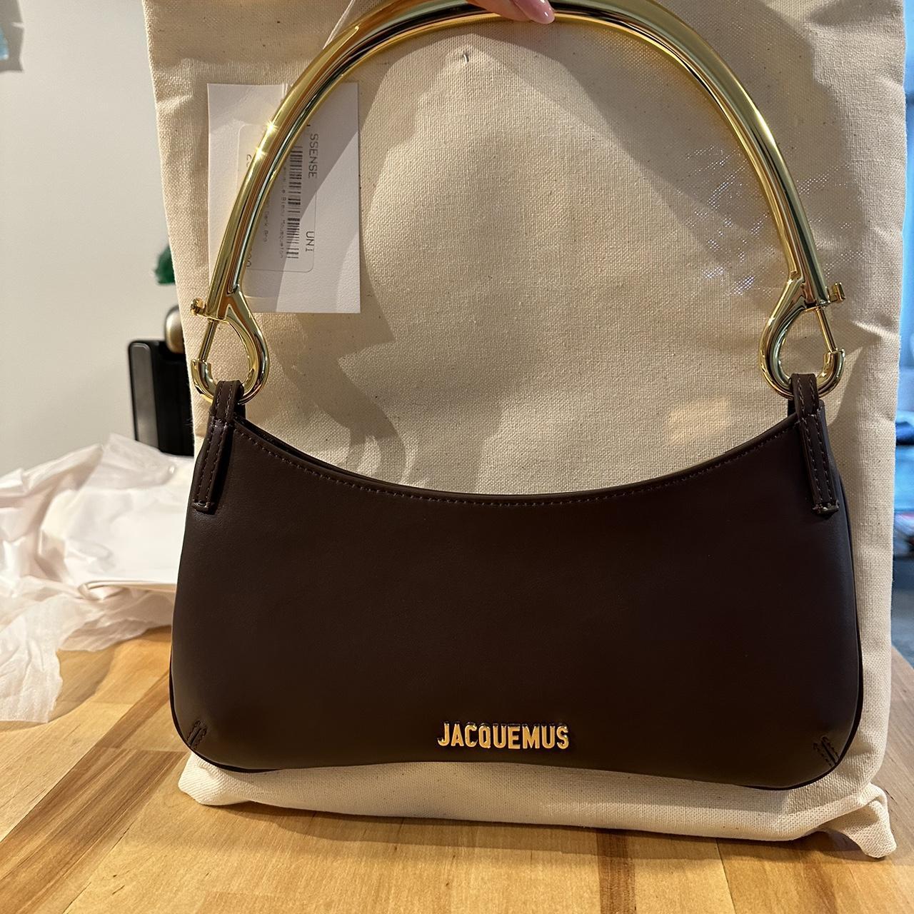 item listed by dela_leslie