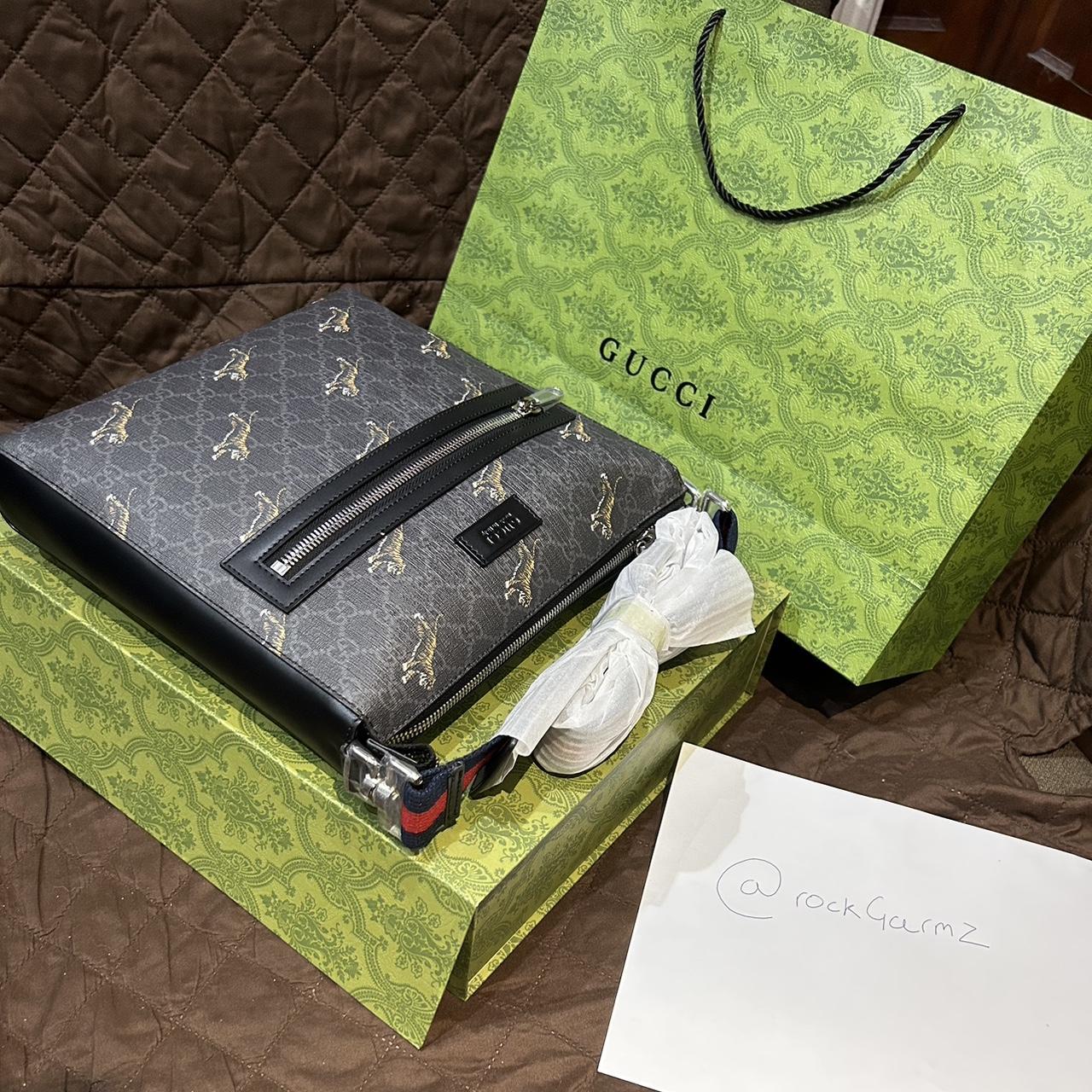 Gucci tiger shop messenger bag