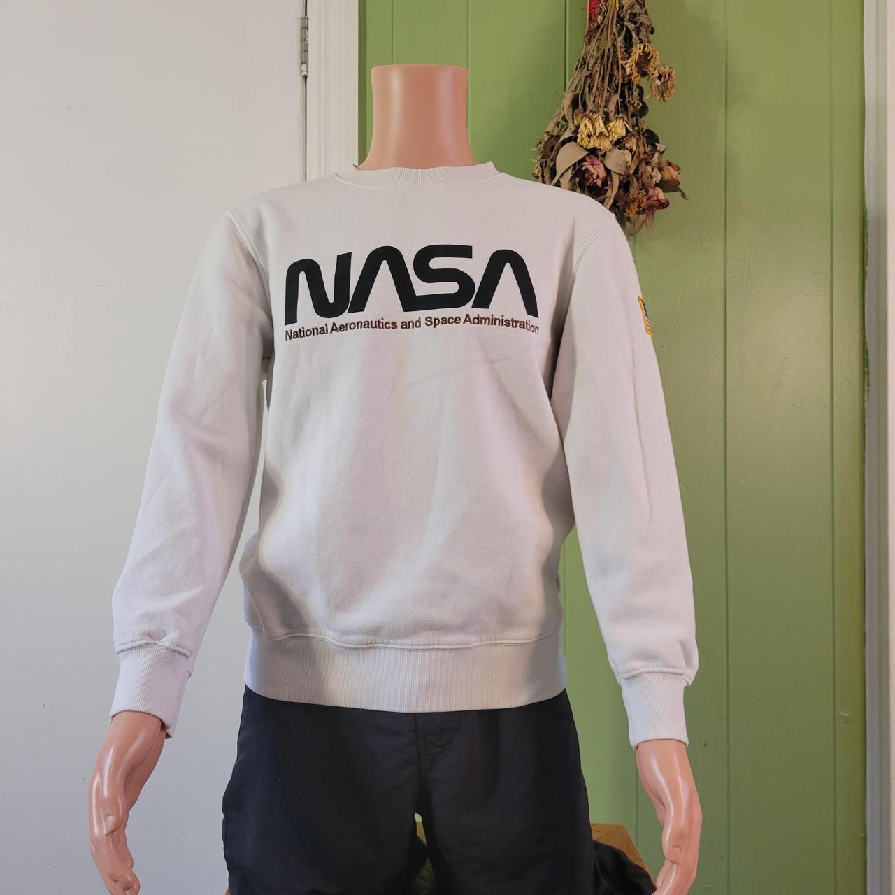 H&m discount crewneck nasa