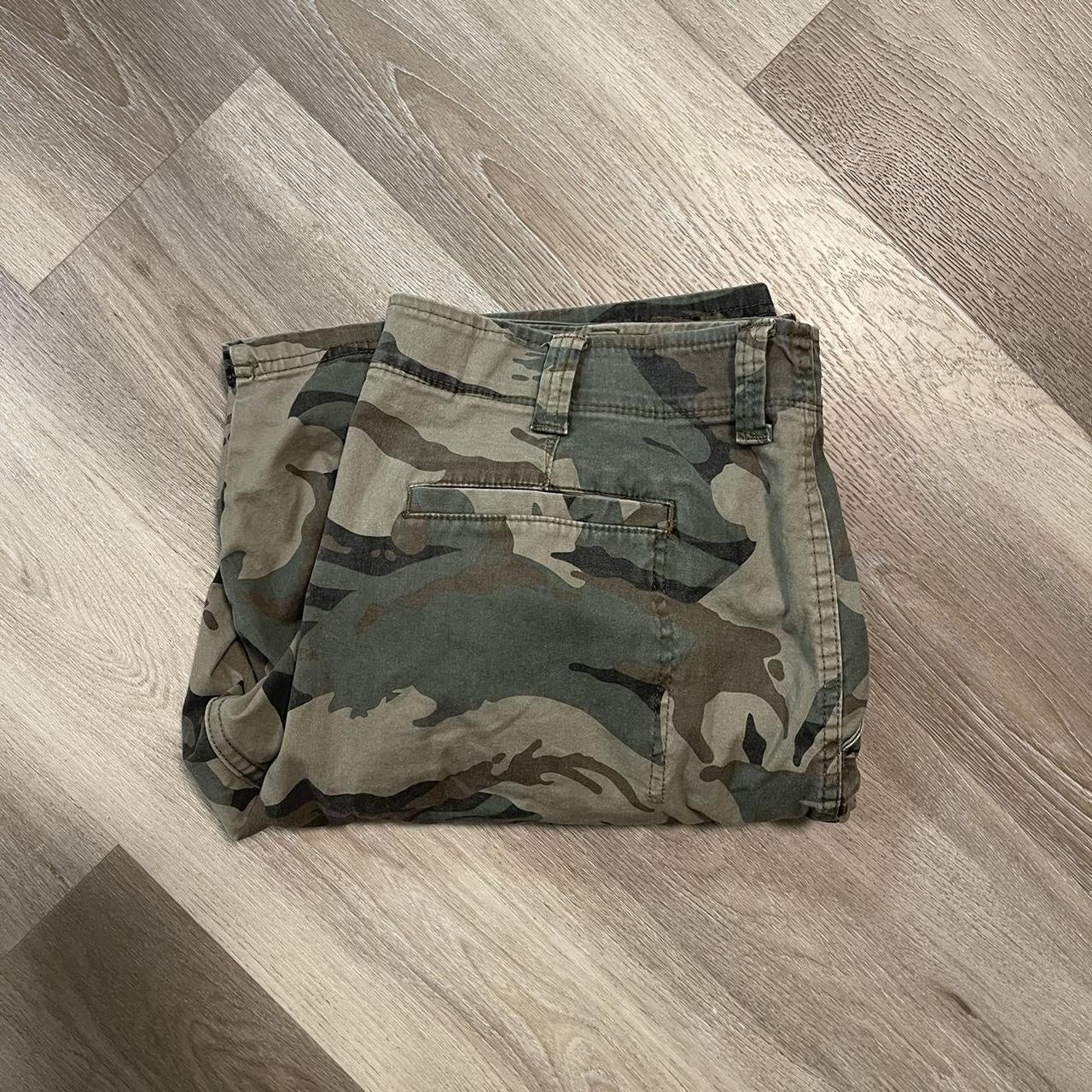 Y2K DARK CAMO SHORTS VINTAGE WRANGLER... - Depop