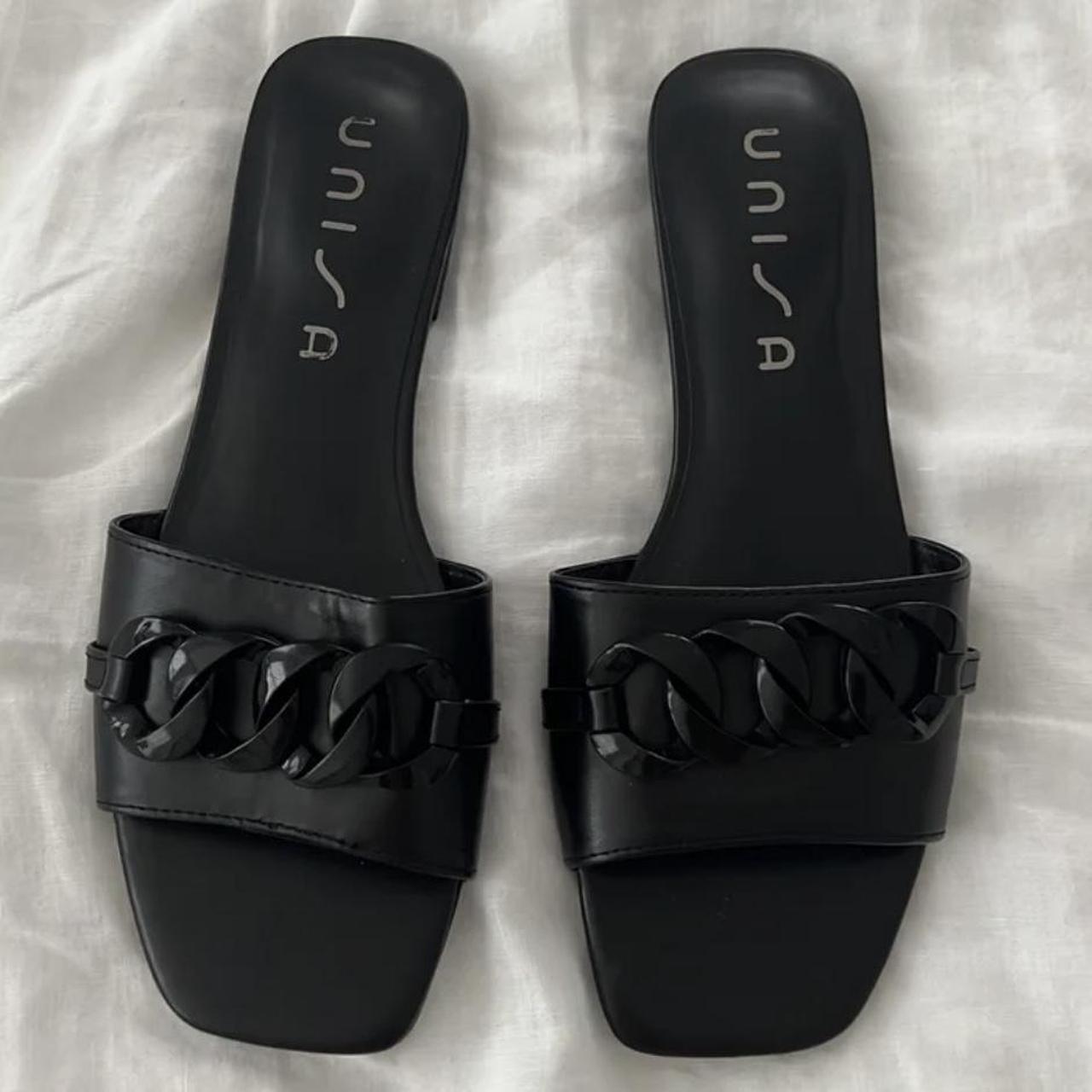 unisa black sandals