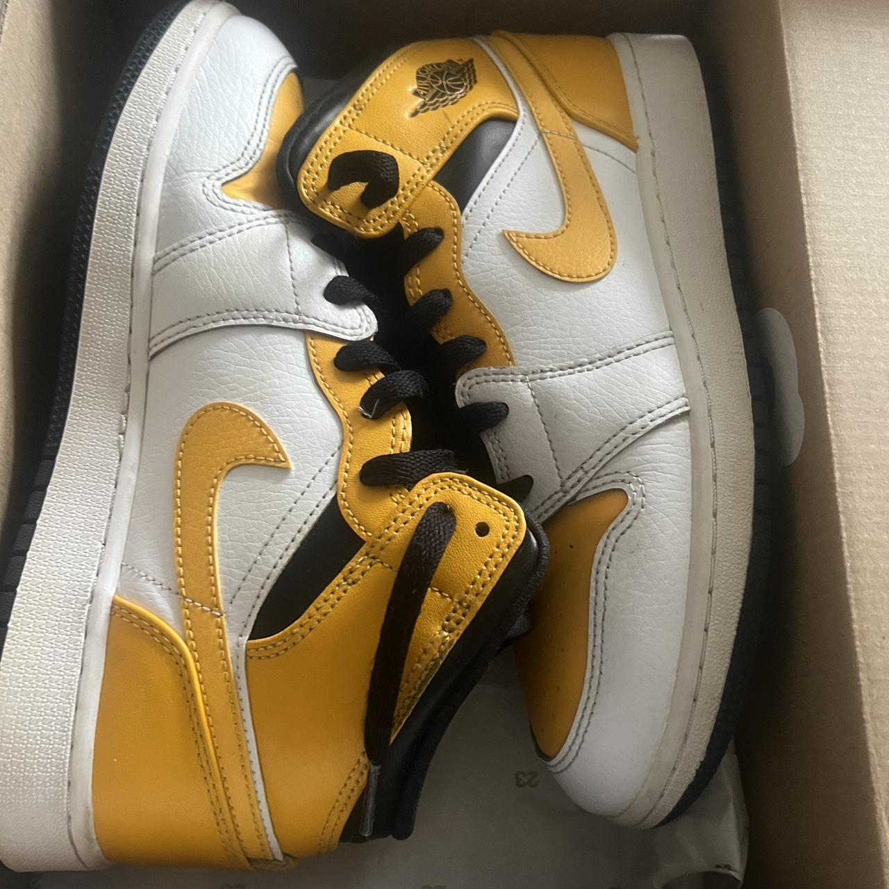 Yellow mid jordans - Depop