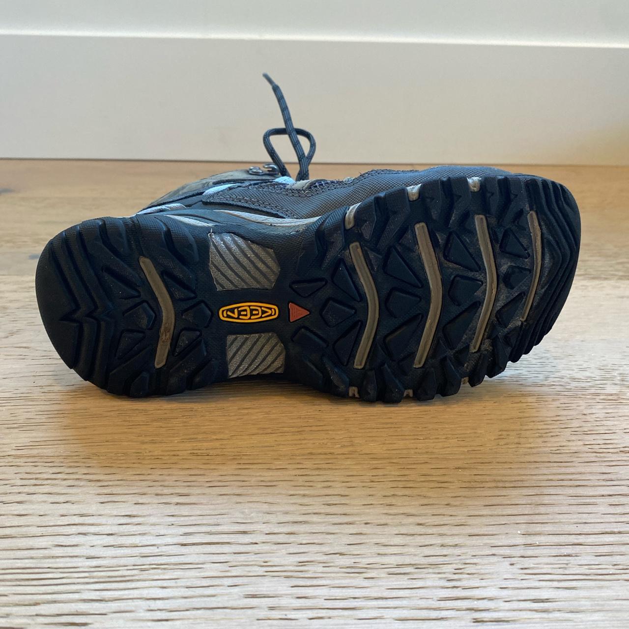 keen blue hiking boots