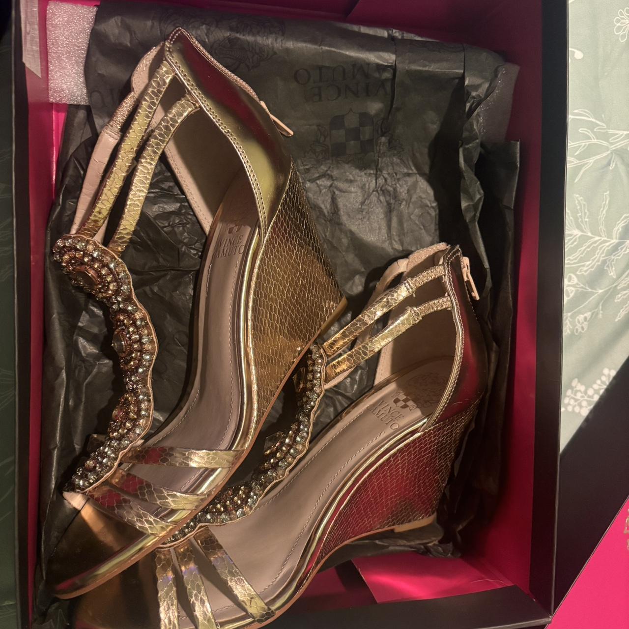 Vince camuto cheap rose gold shoes