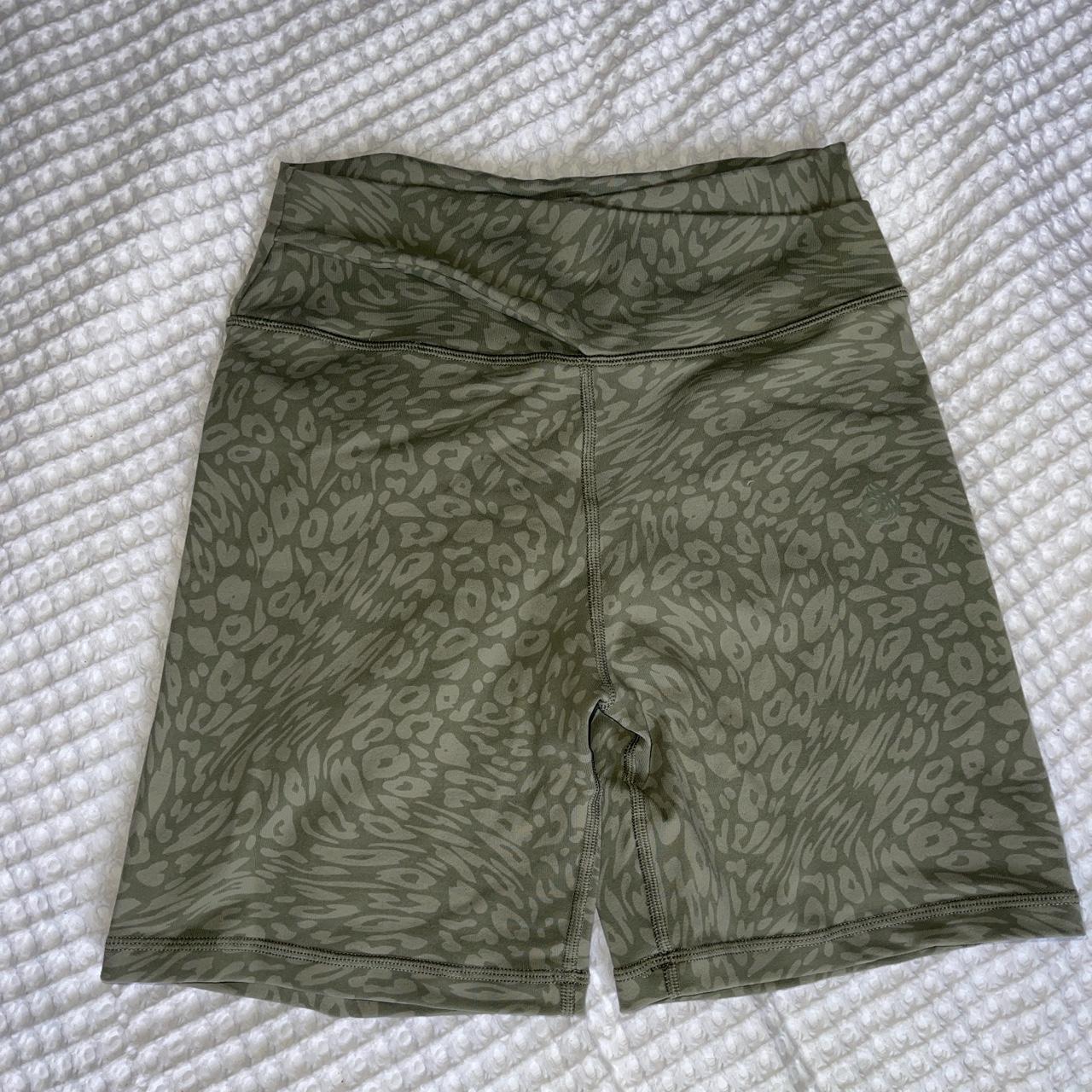 Women's Khaki and Green Shorts | Depop