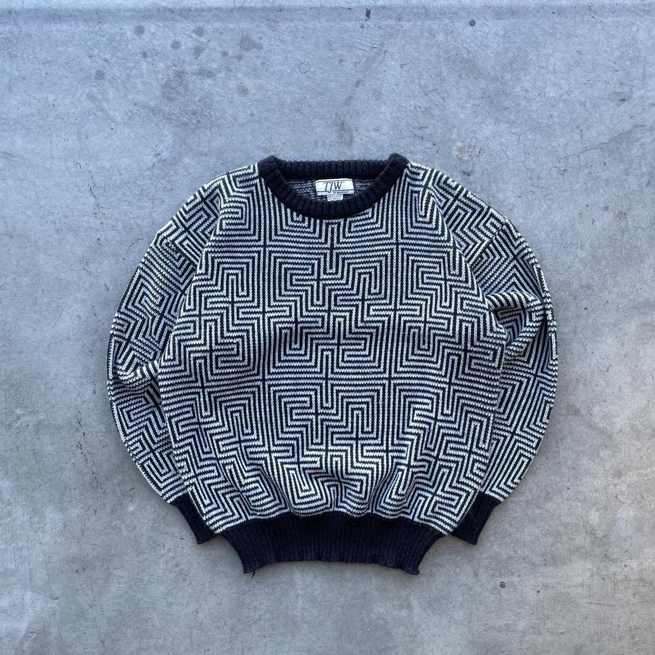 item listed by _nextdoorvintage_