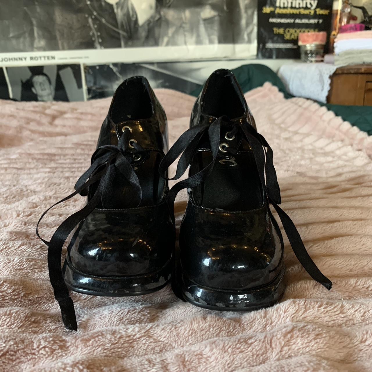 Hot Topic Women's Black Courts (2)