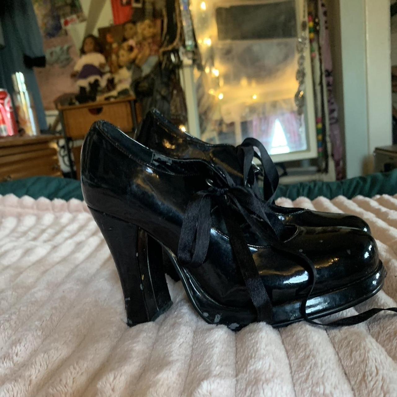 Hot Topic Women's Black Courts (5)