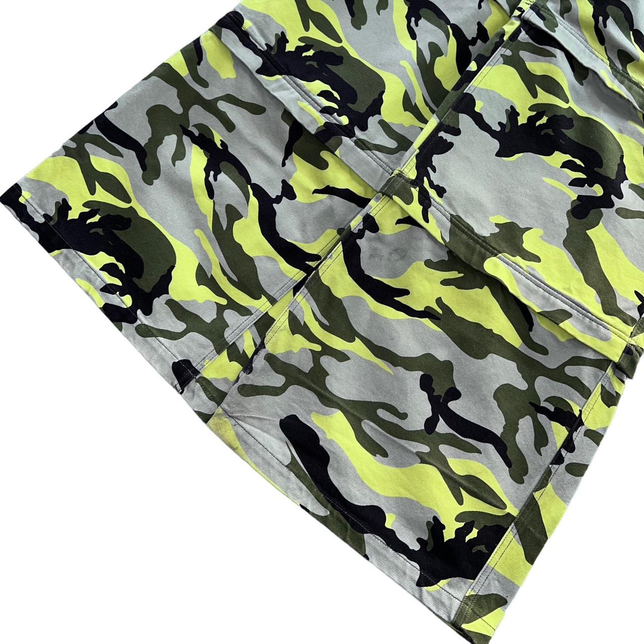 Neon hot sale camo trousers