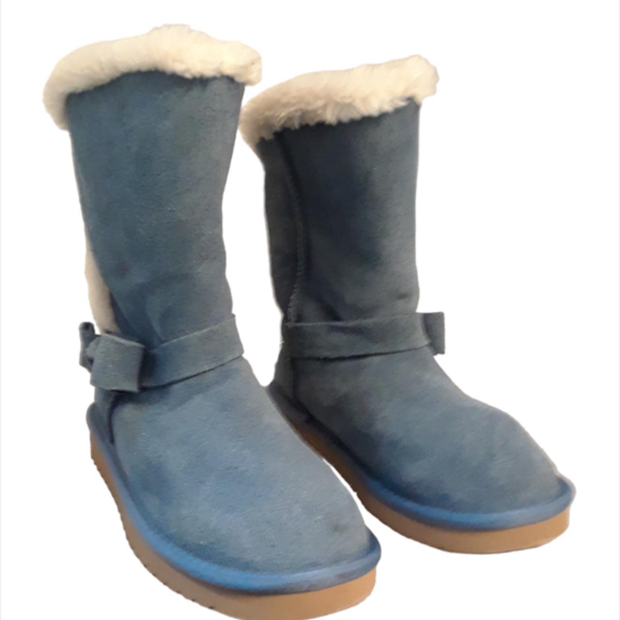 Dolphin sale blue Uggs