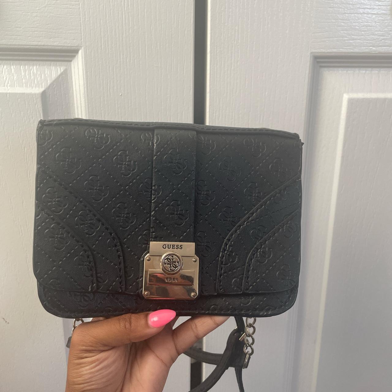 black and gold guess purse - Depop