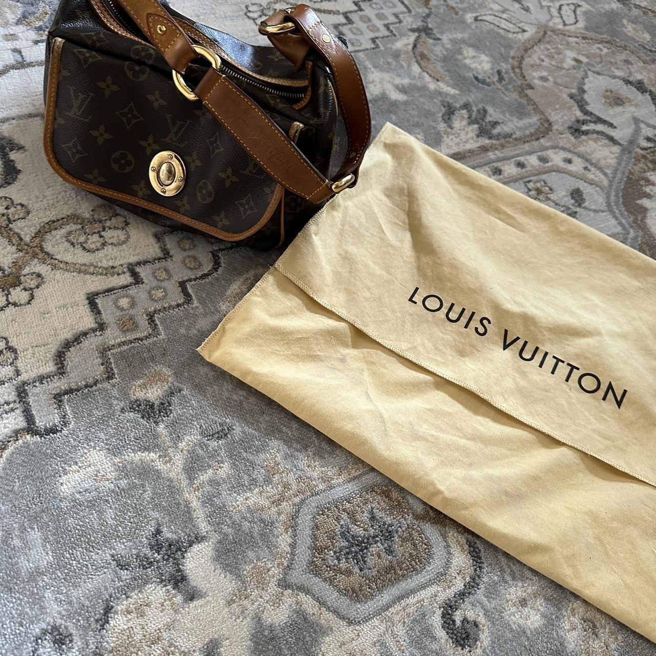 Authentic Louis Vuitton crossbody with minor - Depop