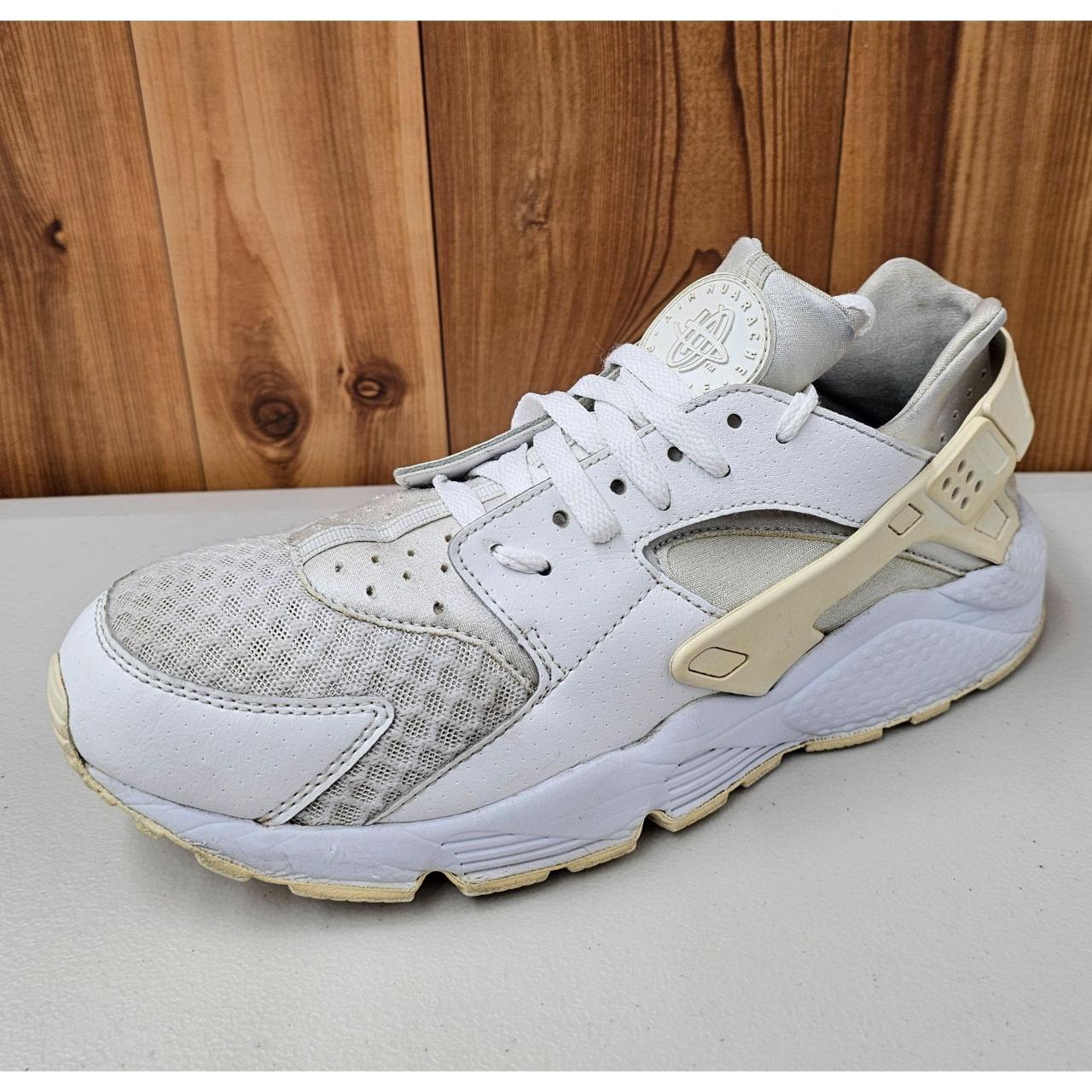 Platinum white nike air huarache best sale