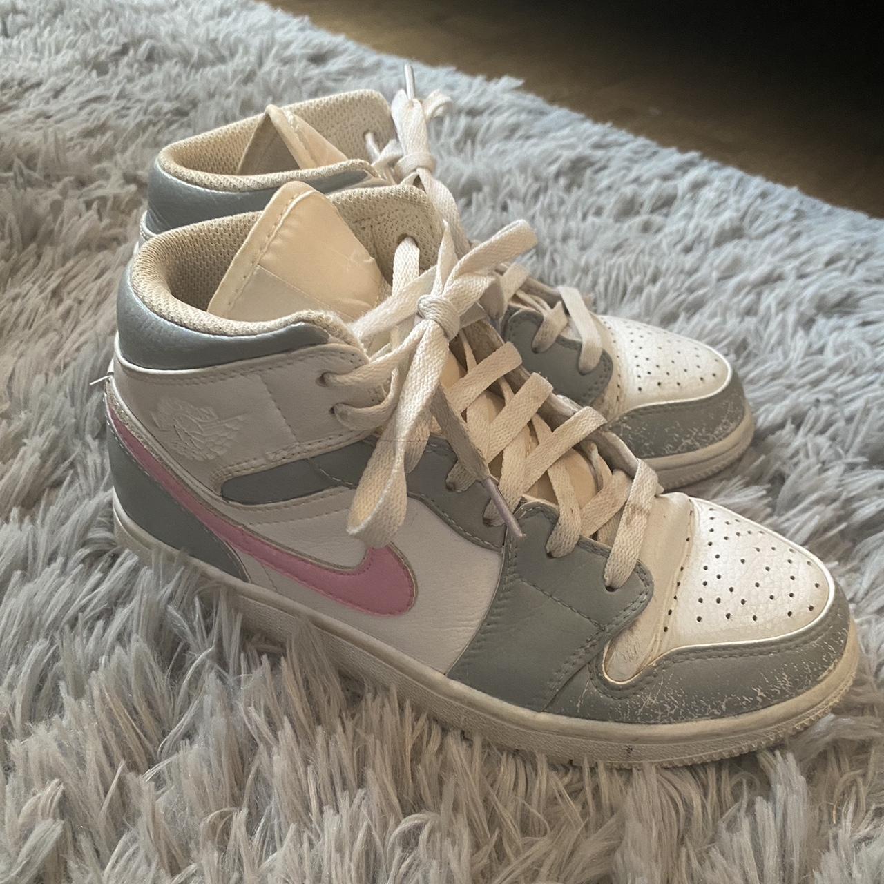 women's size 7 jordan 1