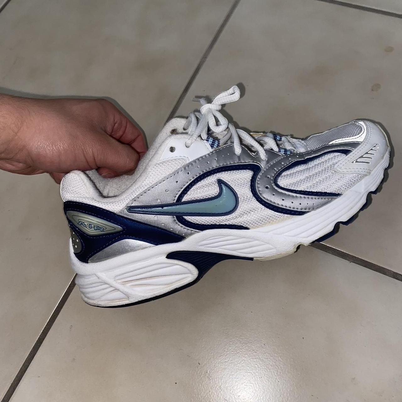 discontinued nike running shoes