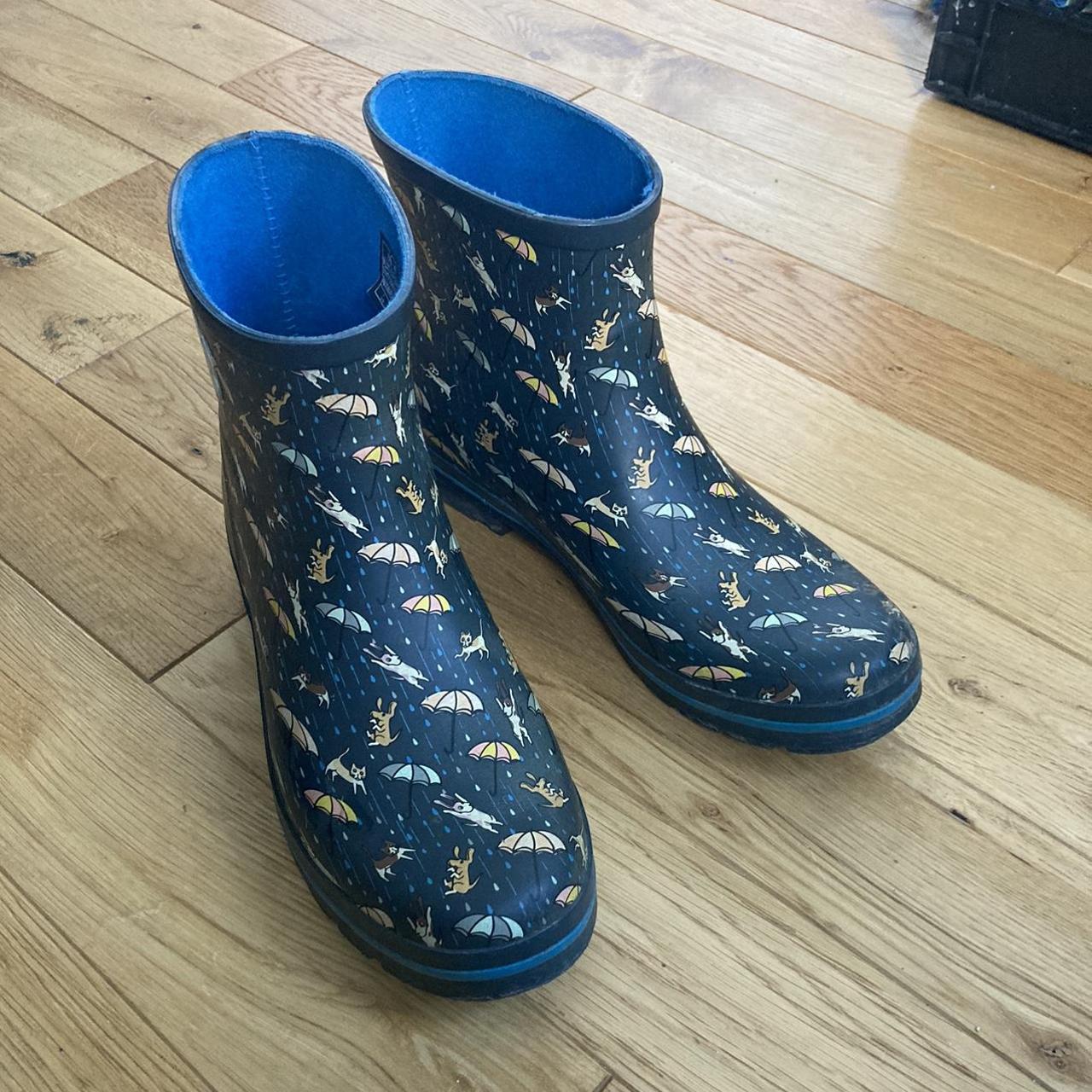 Bob’s for dogs ankle height rain boots womens 10.... - Depop