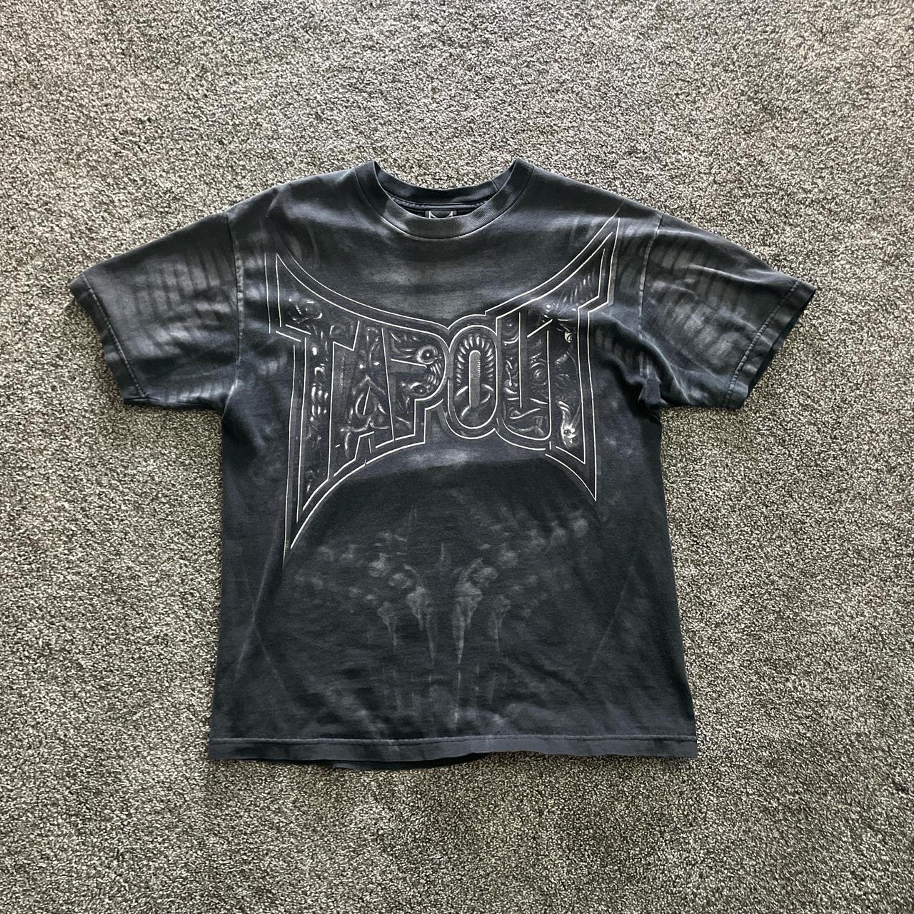 Grail TAPOUT tee Very sick design on the front Depop